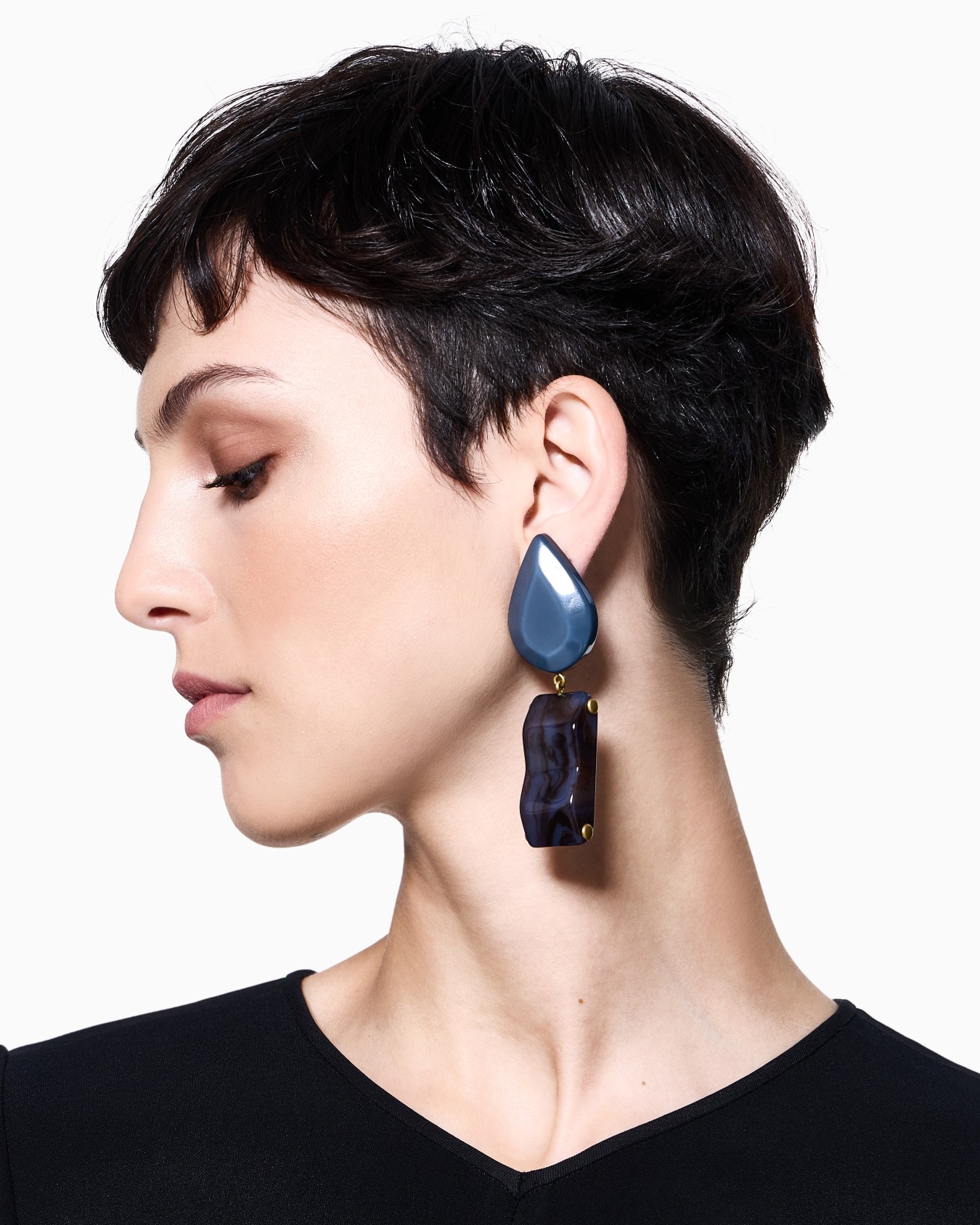 Resin clip-on pendant earrings Slide 2