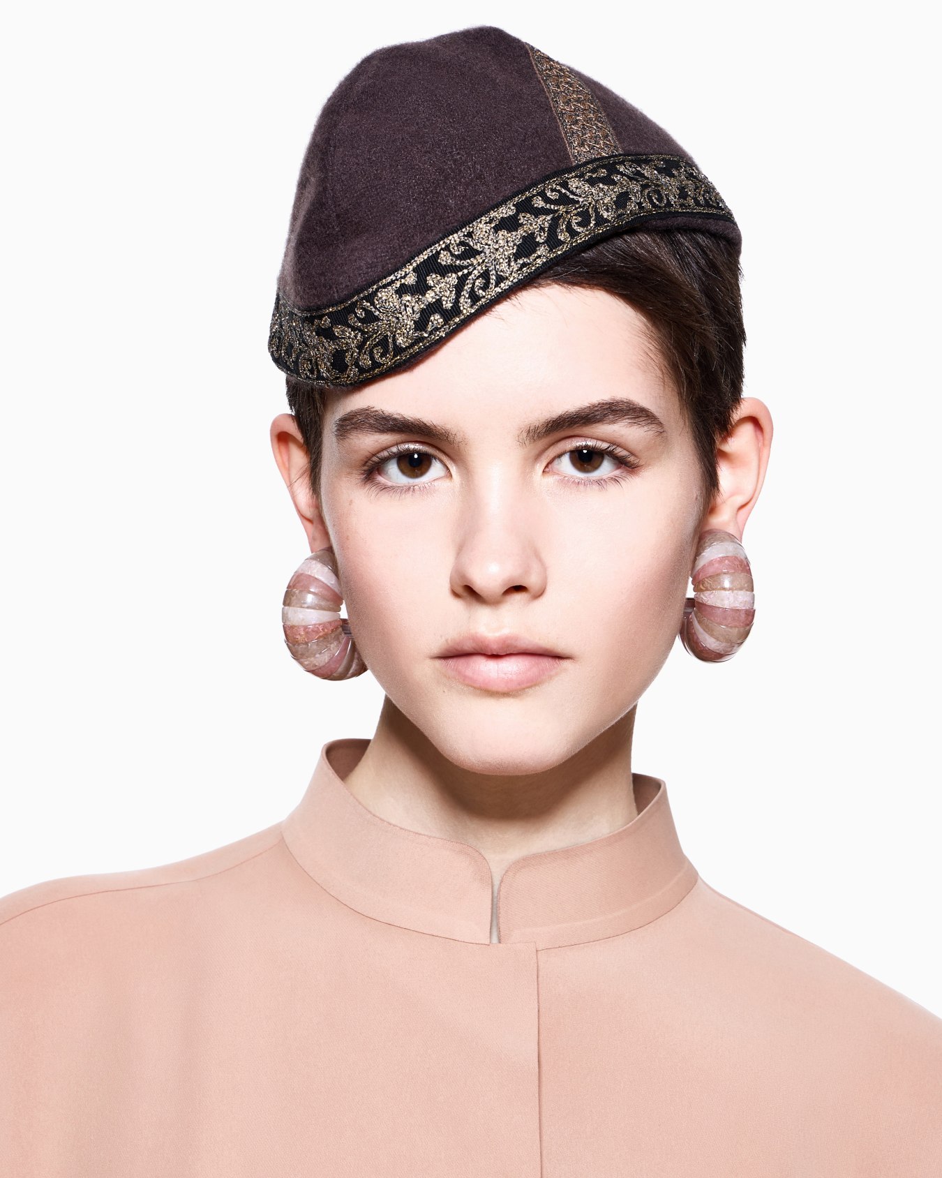 Clip-on earrings in a mélange resin Slide 2