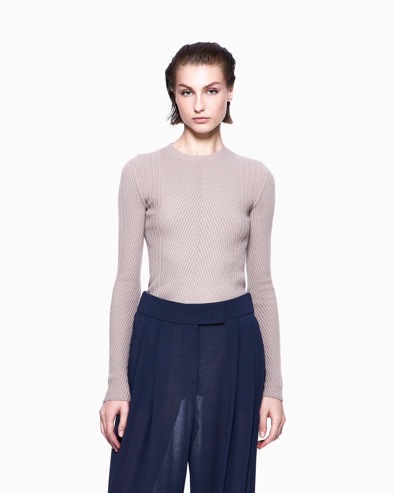Crew-neck ribbed jumper in virgin wool Slide 3