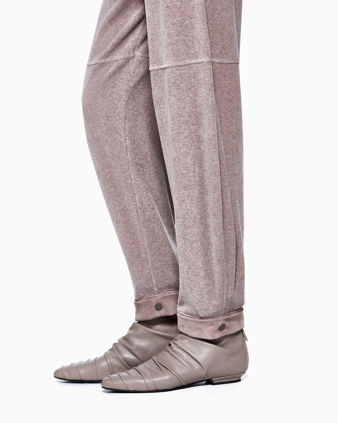 Relaxed trousers in ribbed chenille jersey Slide 3