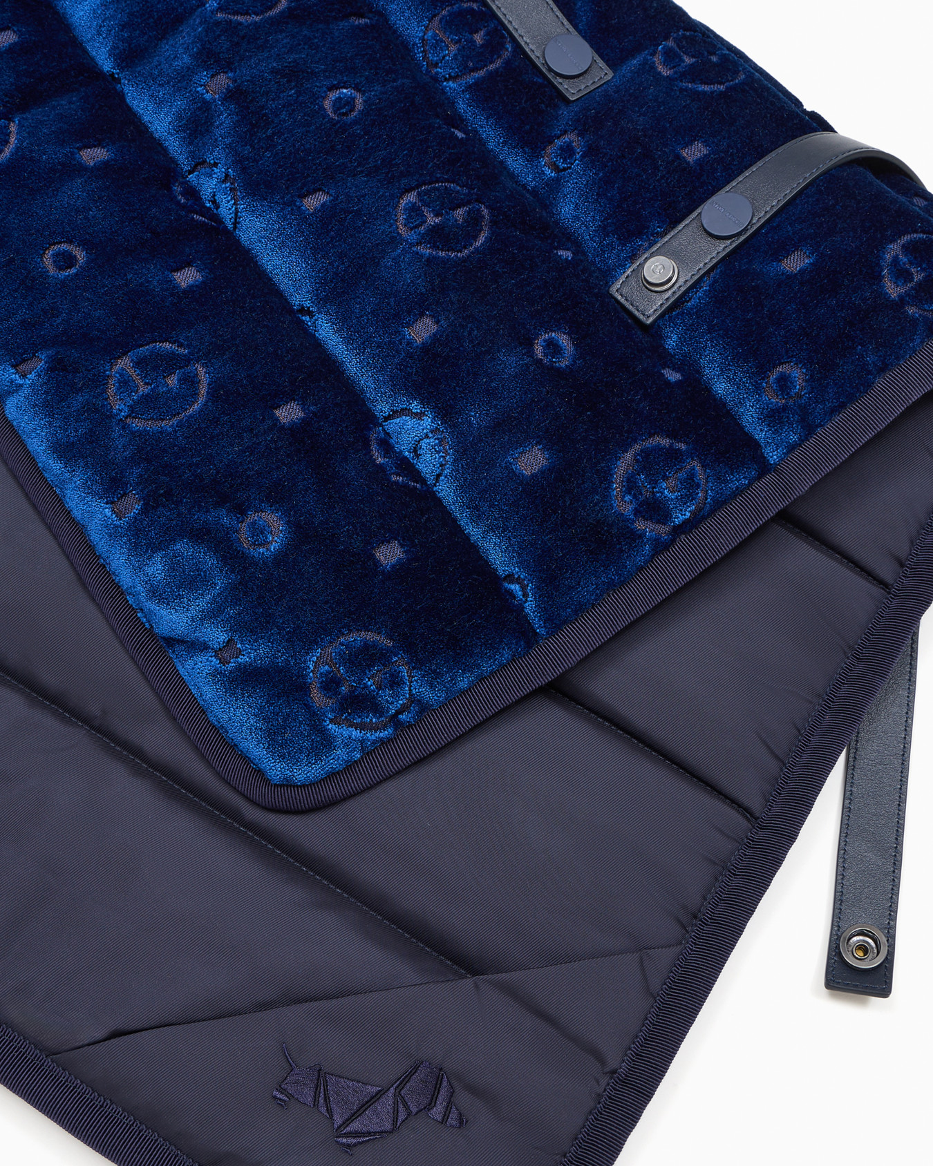 Tapis de voyage Poldo x Giorgio Armani en velours jacquard à monogramme Diapositive 3