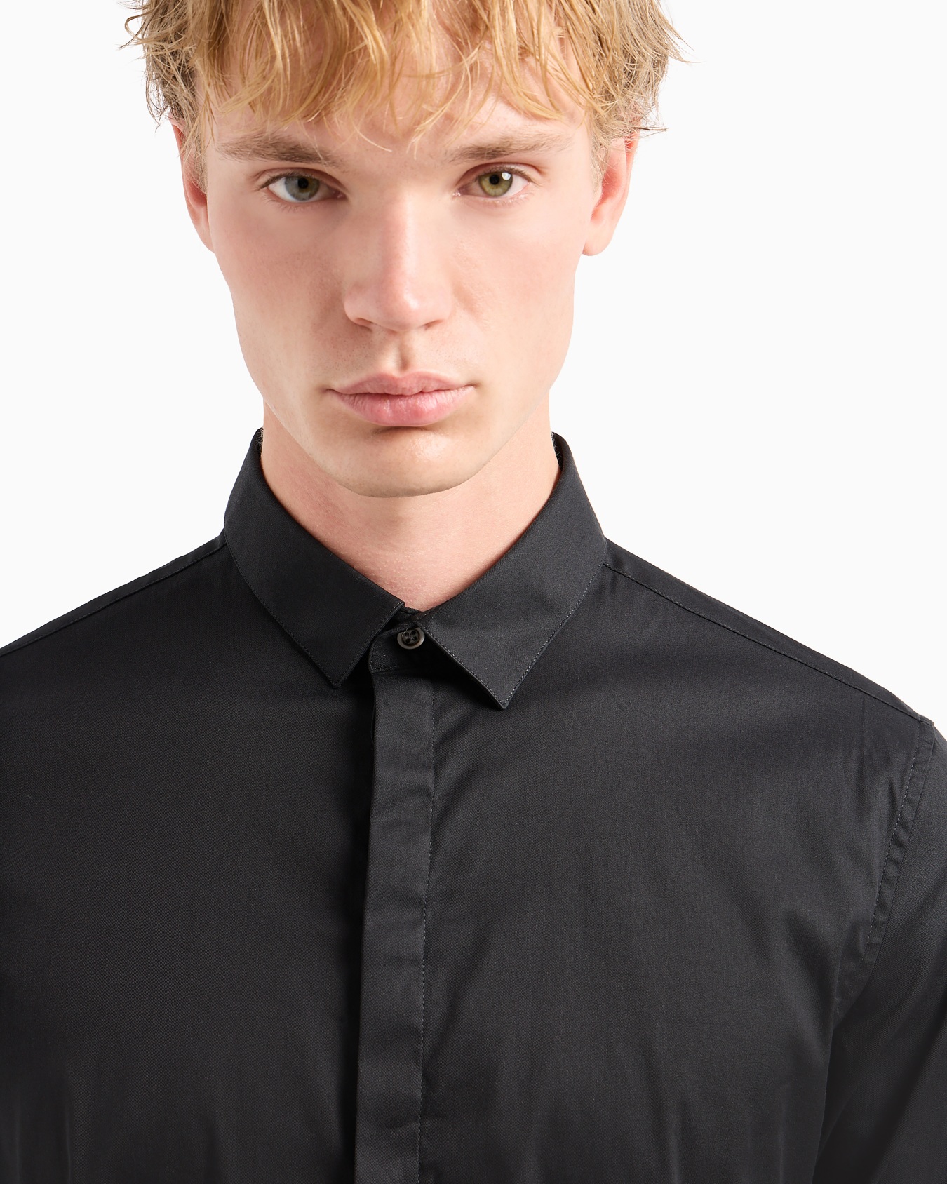 Lightweight comfortable satin slim-fit shirt Slide 4