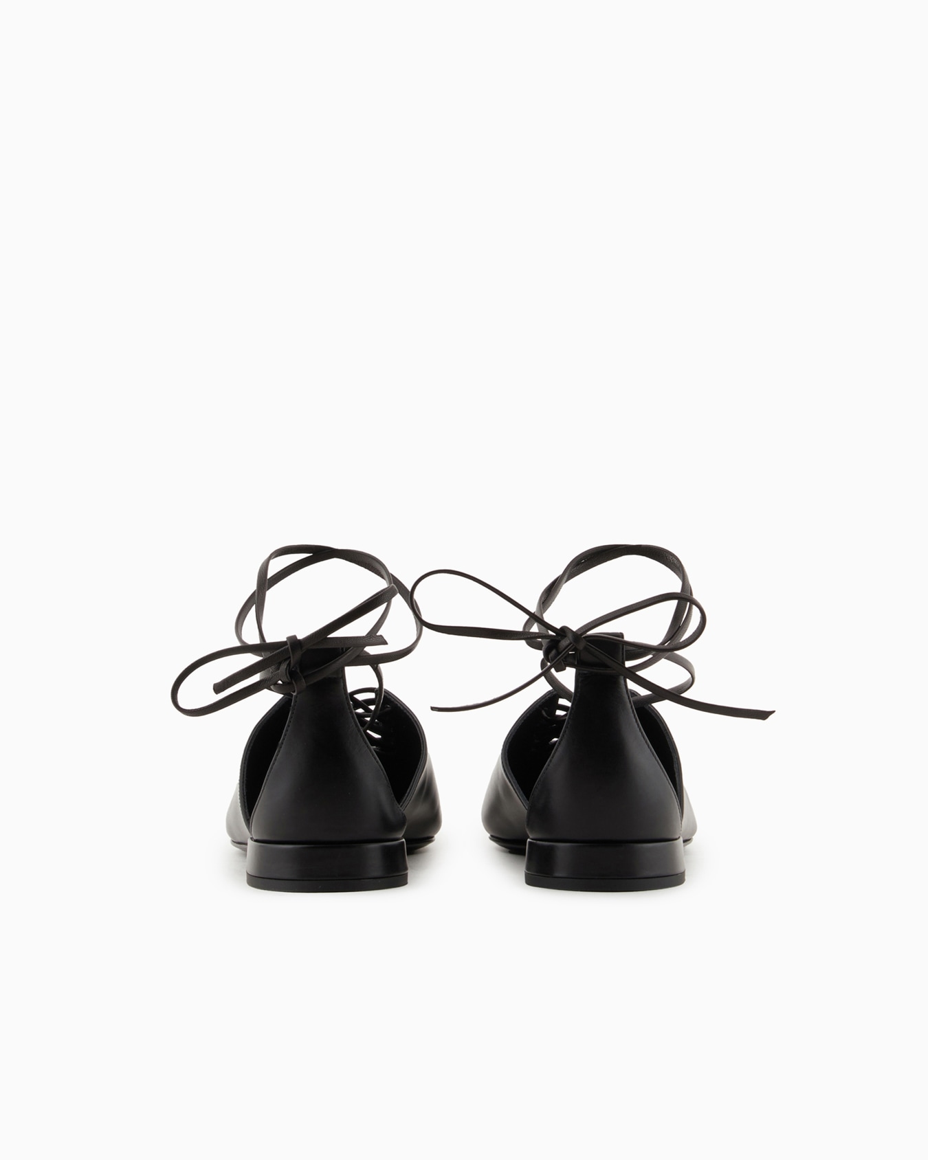 Ballerine in pelle con allacciatura alla caviglia Slide 3