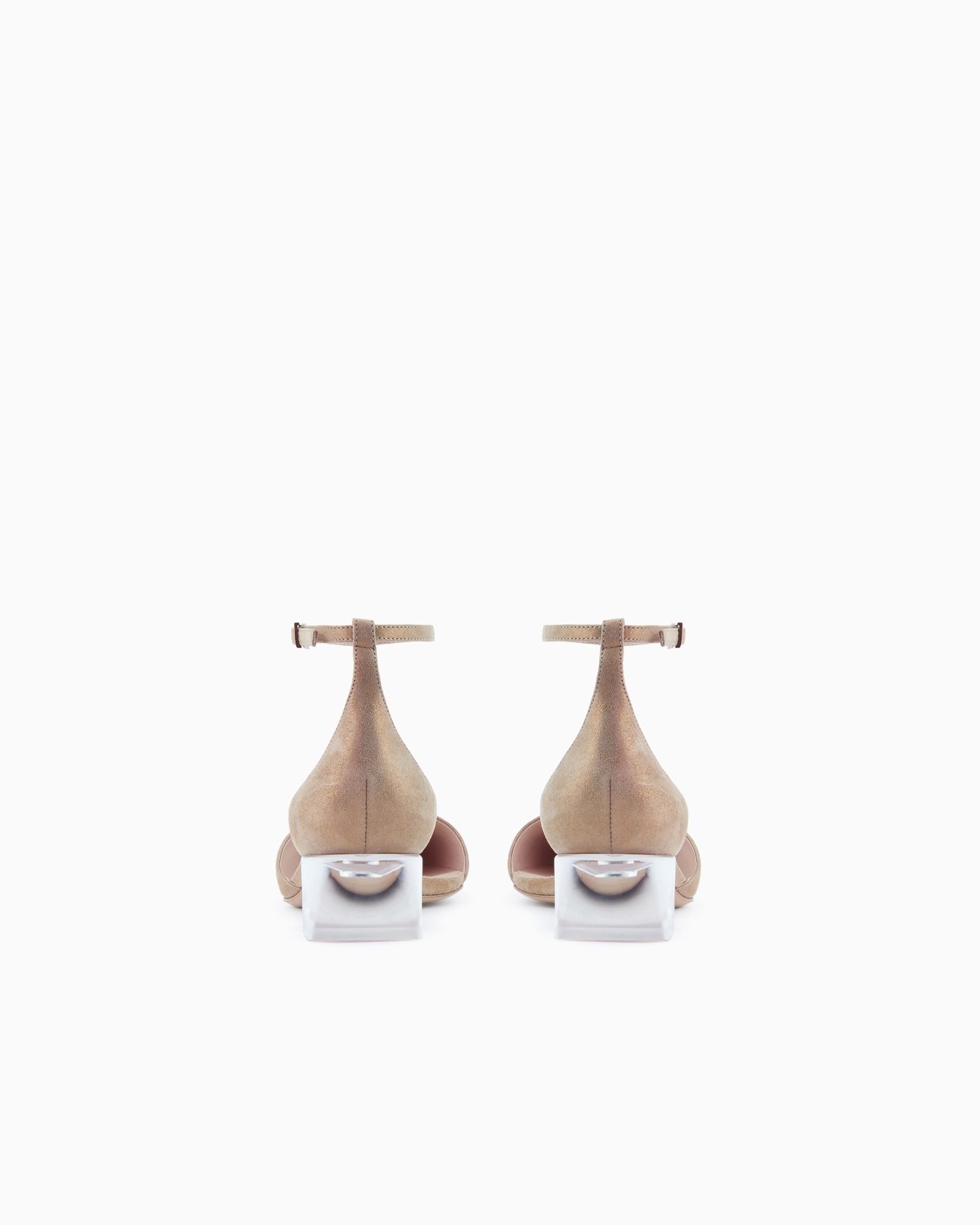 Zapato de salón modelo d’orsay de ante laminado Diapositiva 3