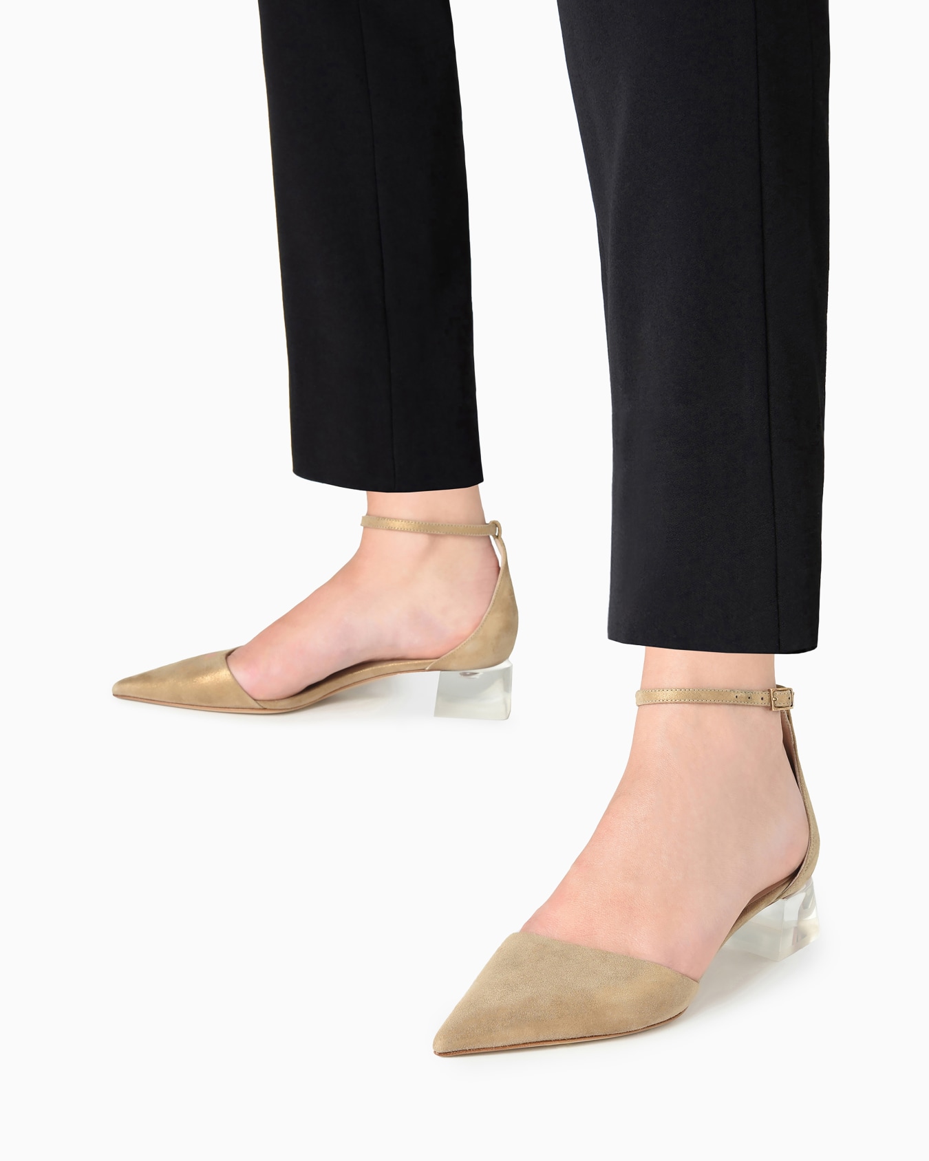Zapato de salón modelo d’orsay de ante laminado Diapositiva 6
