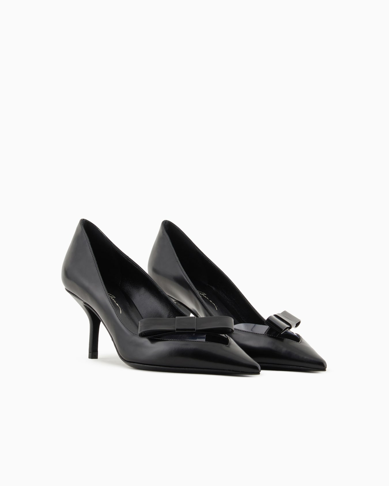 Brushed leather court shoes with bow Slide 1