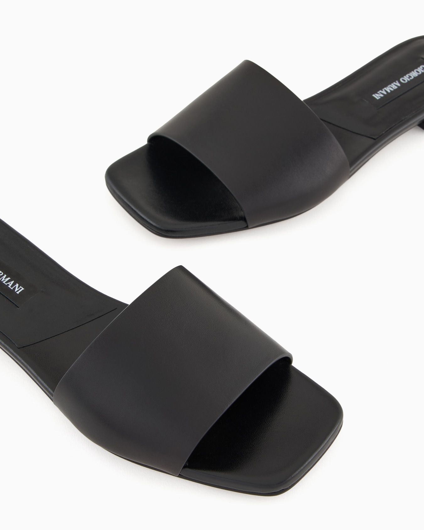 Giorgio Armani x 10 Corso Como Sandali flat in vitello Slide 4