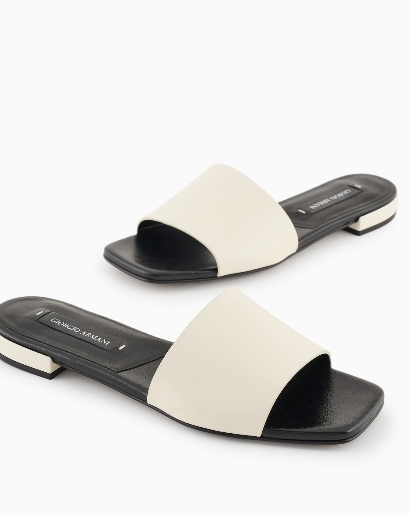 Giorgio Armani X 10 Corso Como flache Sandalen aus Kalbsleder Folie 4
