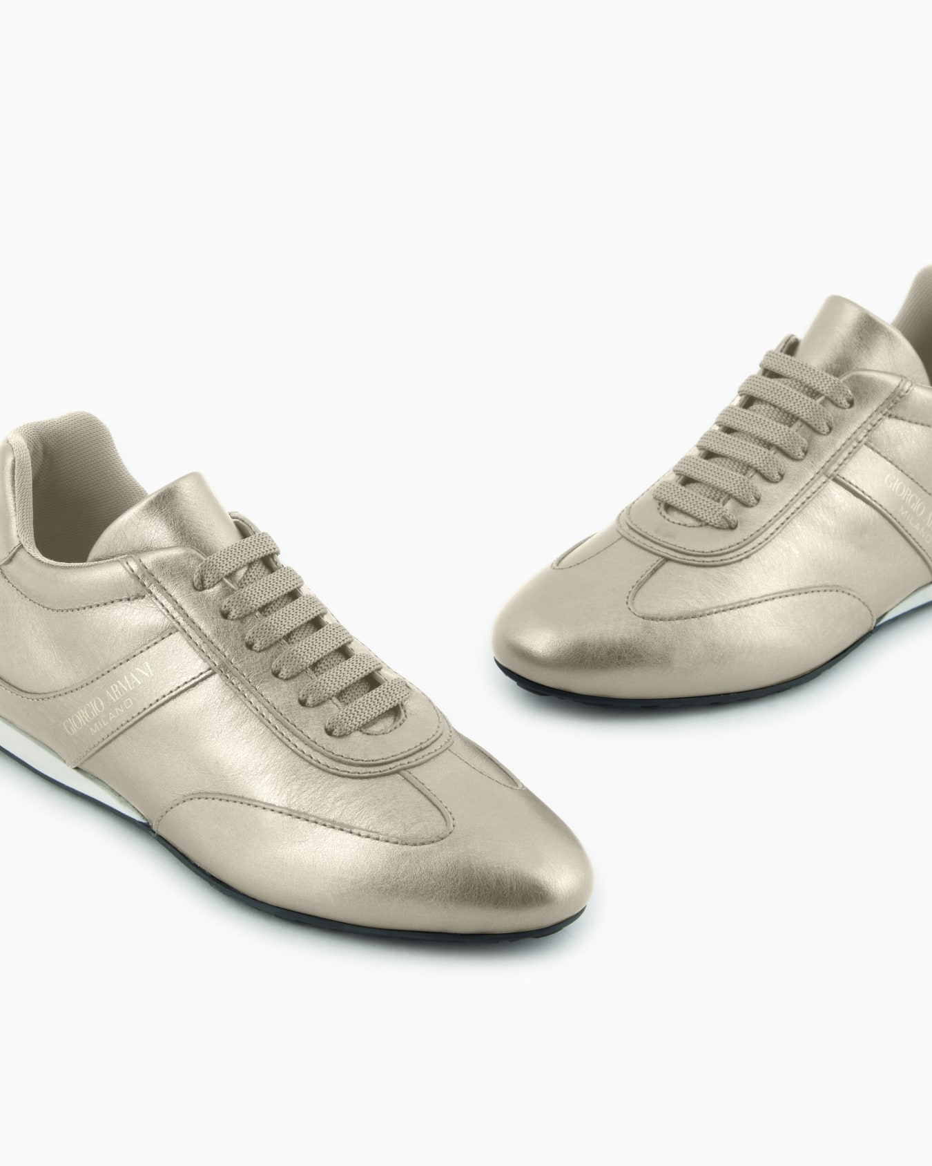Deportivas de piel laminada Diapositiva 4