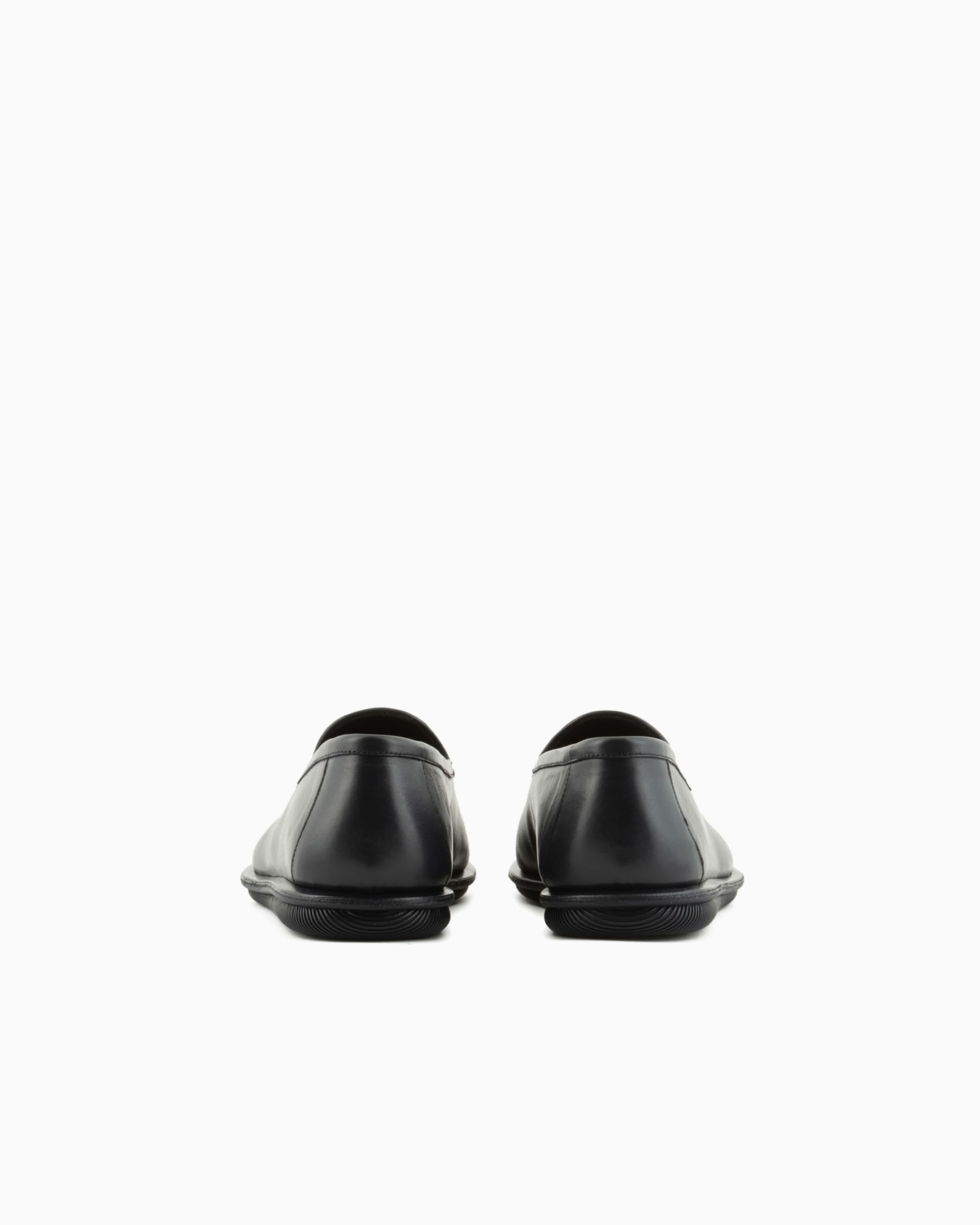 Vintage nappa leather loafers with embroidered logo Slide 3