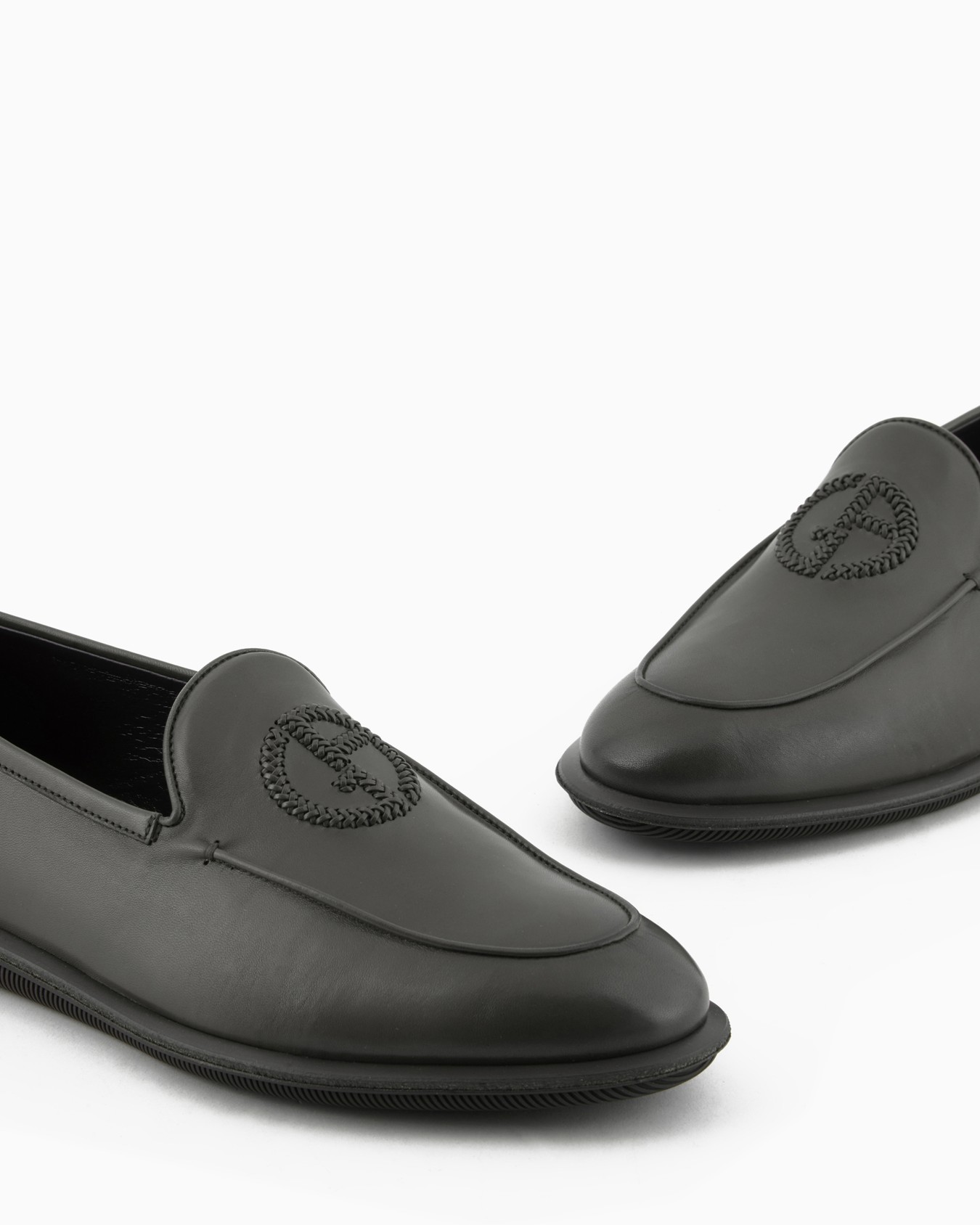 Vintage nappa leather loafers with embroidered logo Slide 4