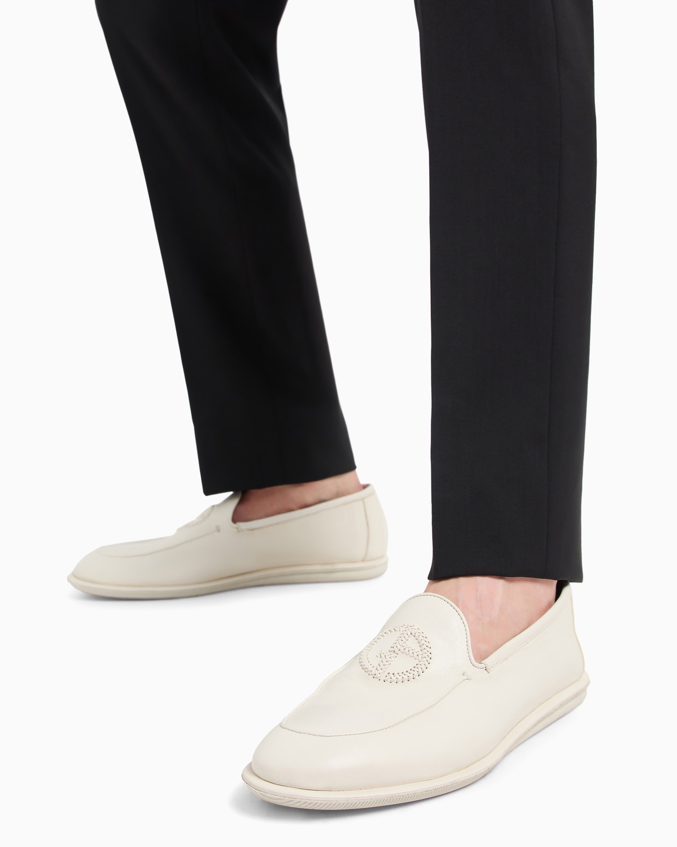 Vintage nappa leather loafers with embroidered logo Slide 6