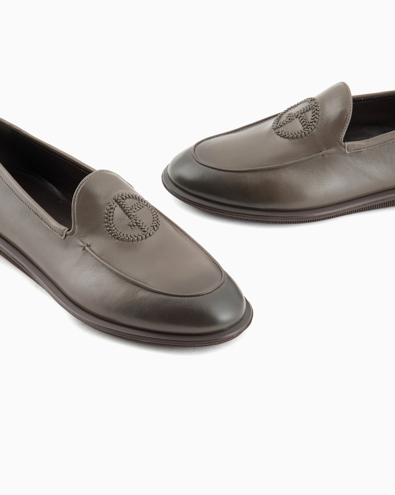 Mocasines de napa vintage con logotipo bordado Diapositiva 4
