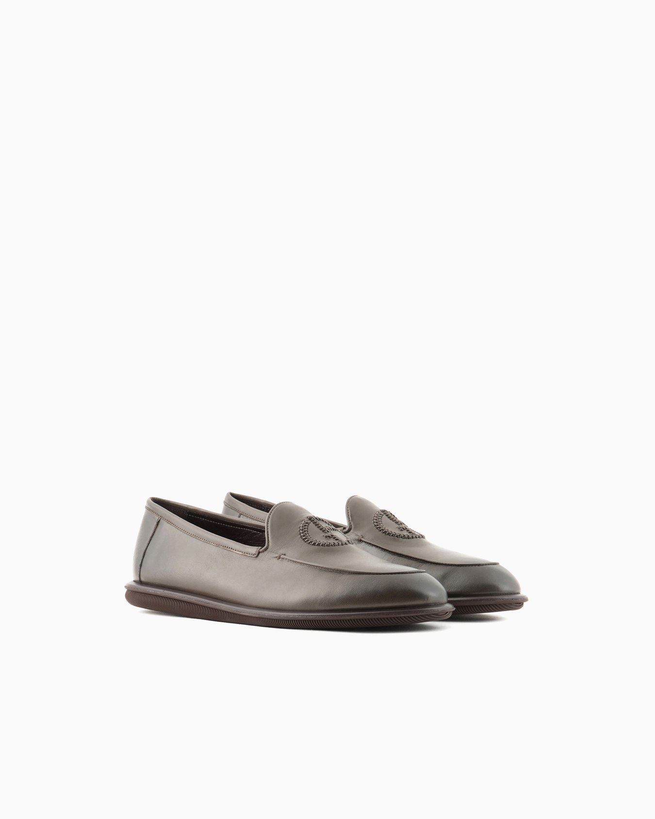 Mocasines de napa vintage con logotipo bordado Diapositiva 1