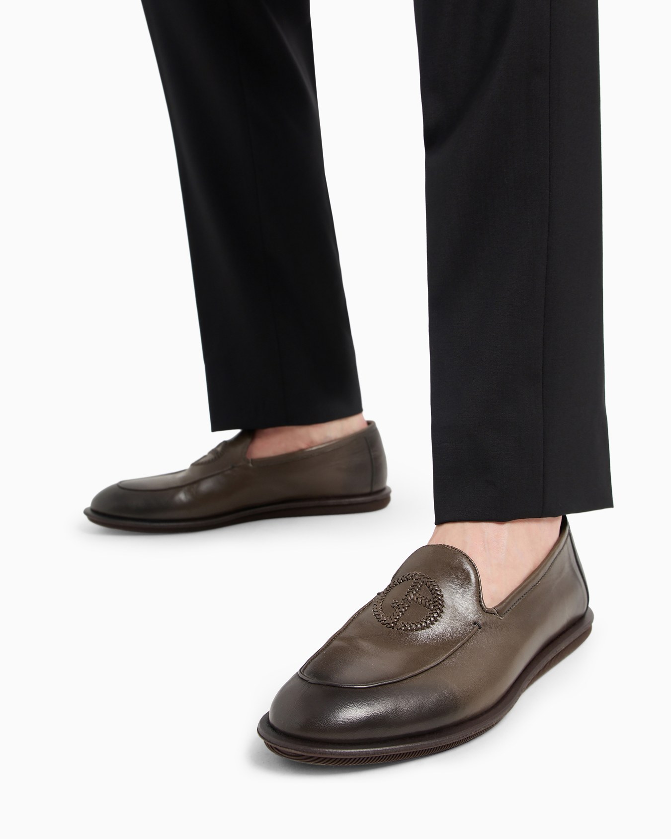 Mocasines de napa vintage con logotipo bordado Diapositiva 6