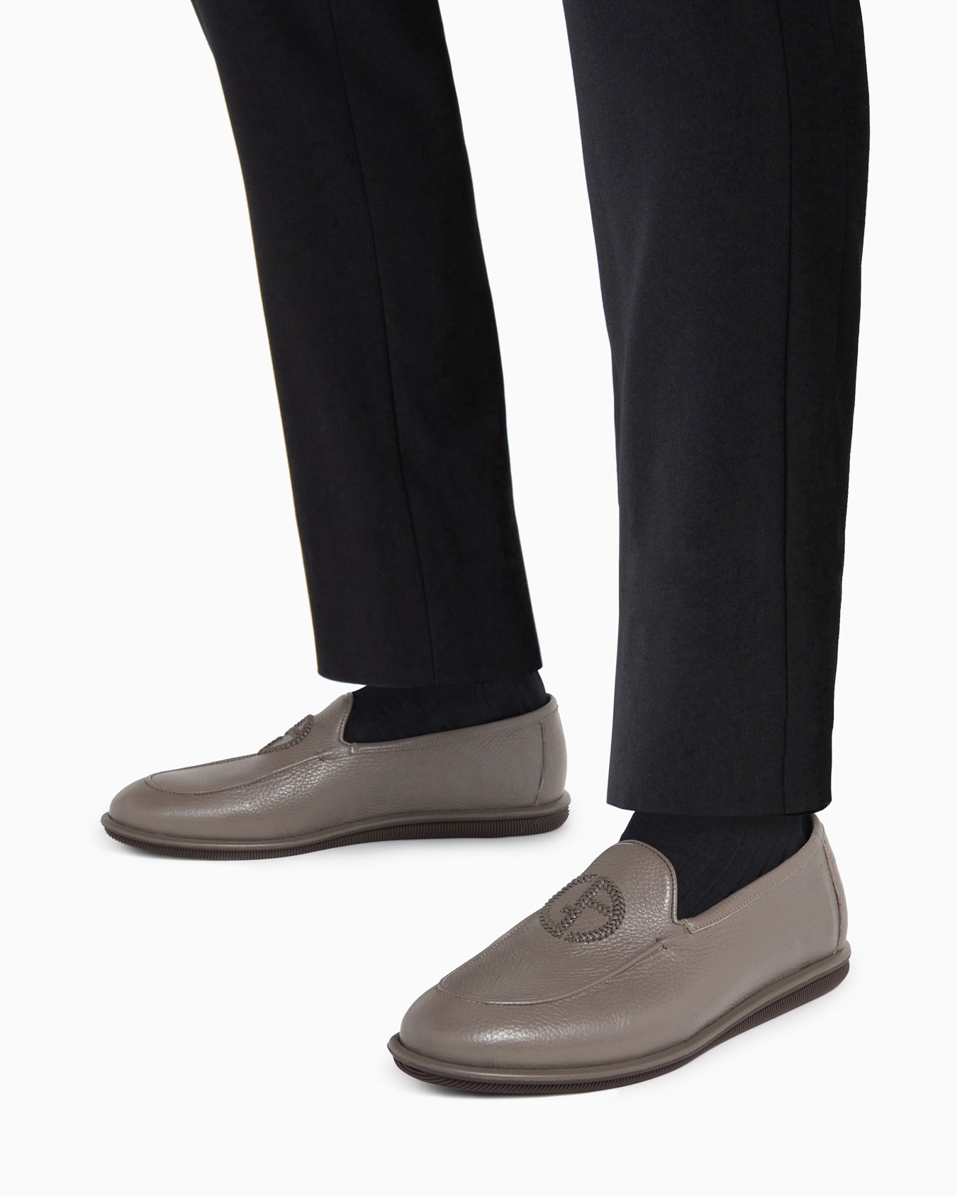 Deerskin loafers with embroidered logo Slide 6