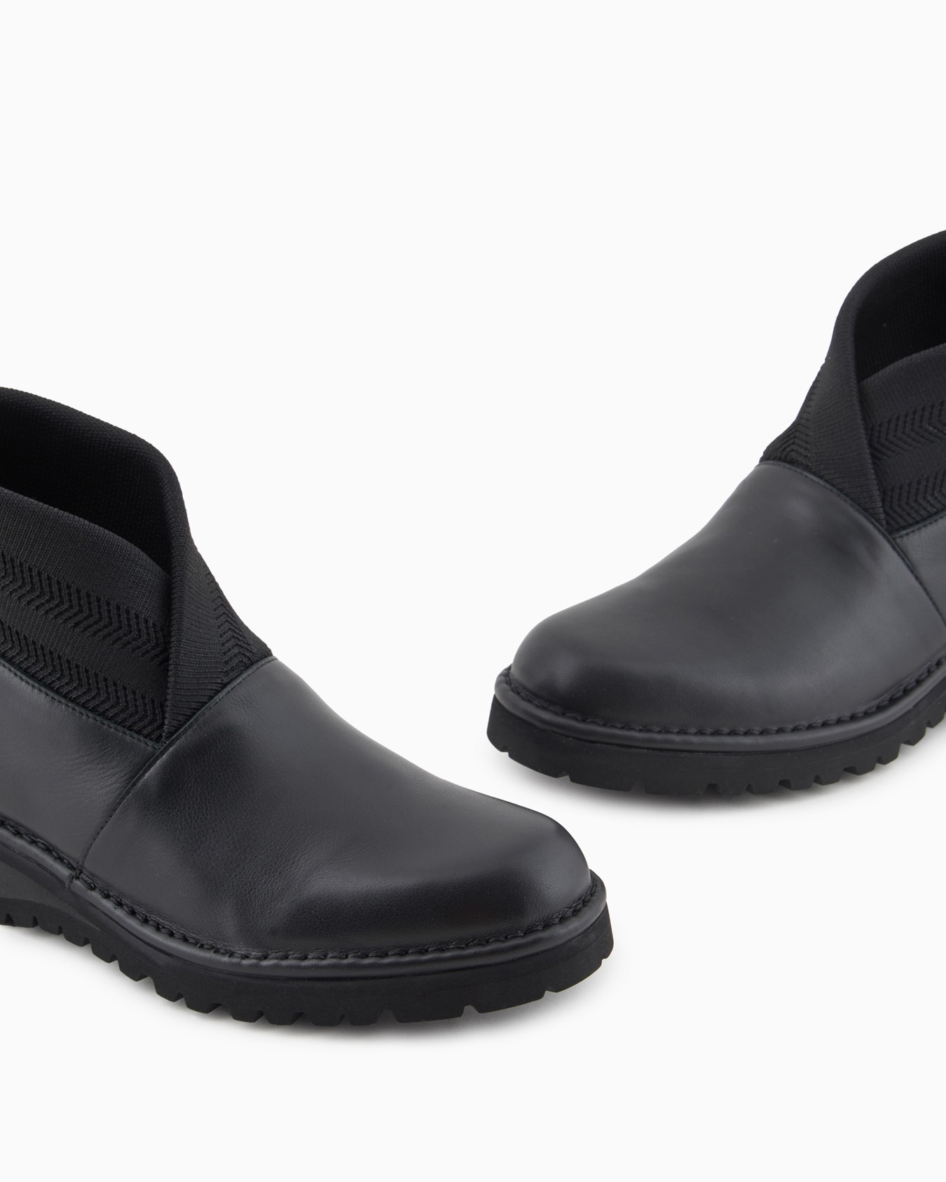 Stiefeletten aus Leder, mit Strick-Details Folie 4