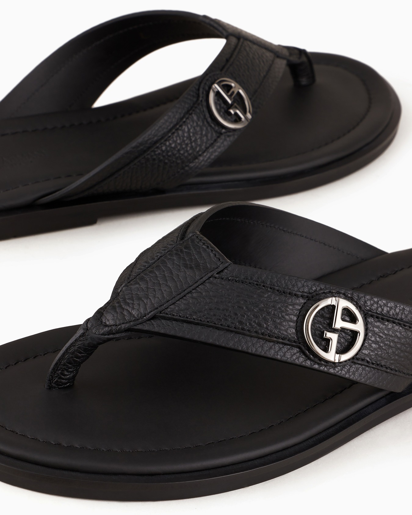 Pebbled-leather woven sandals Slide 3