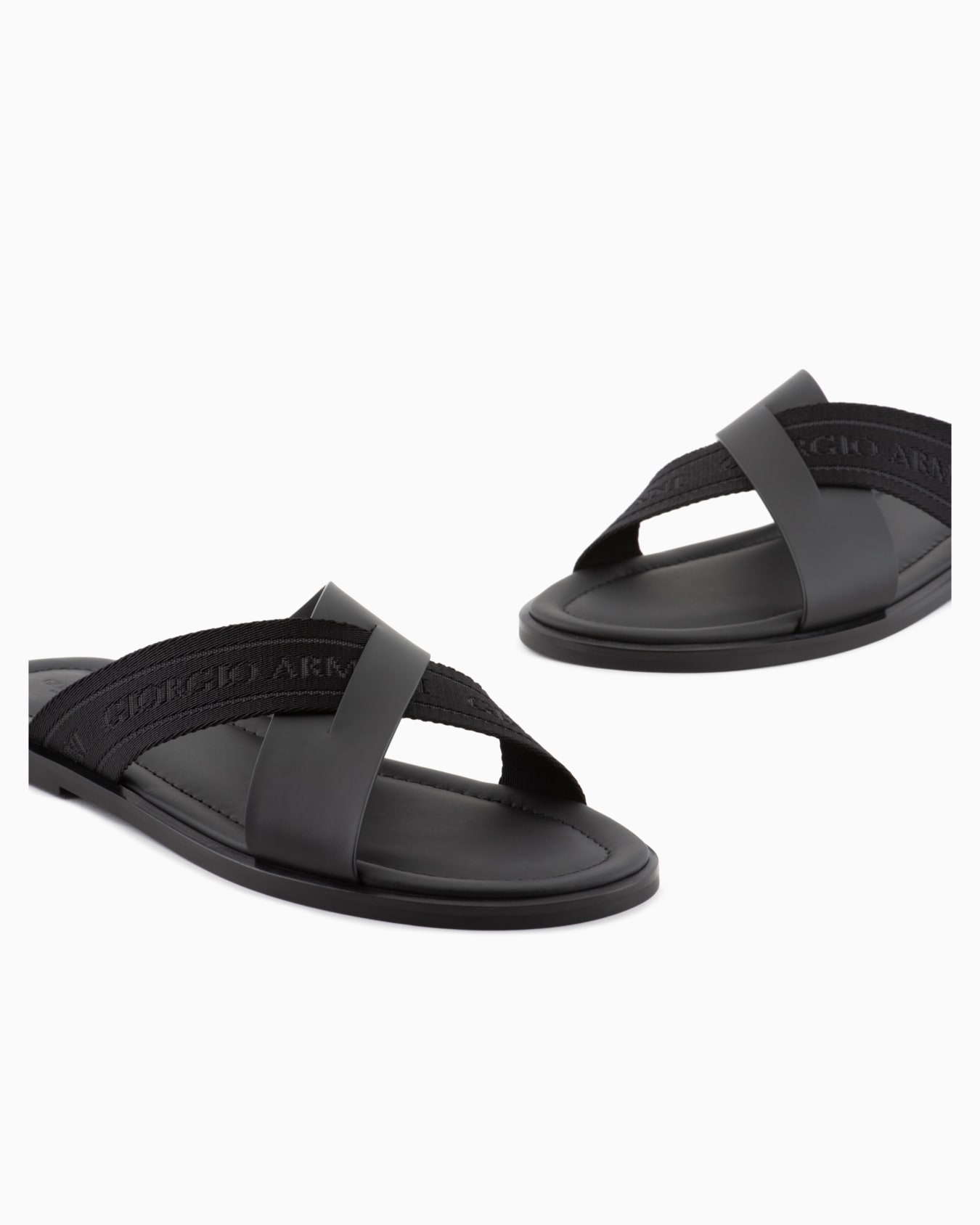 Leather cross sandals with two-toned tape Slide 4