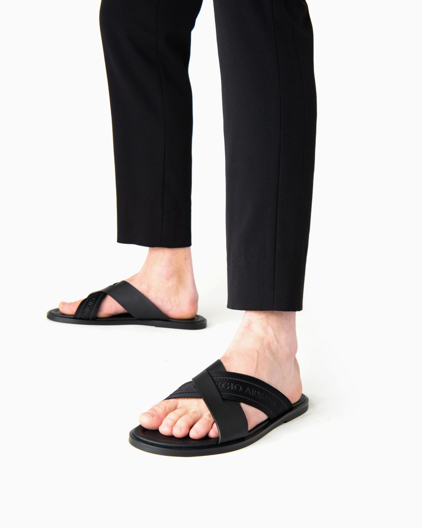 Leather cross sandals with two-toned tape Slide 6