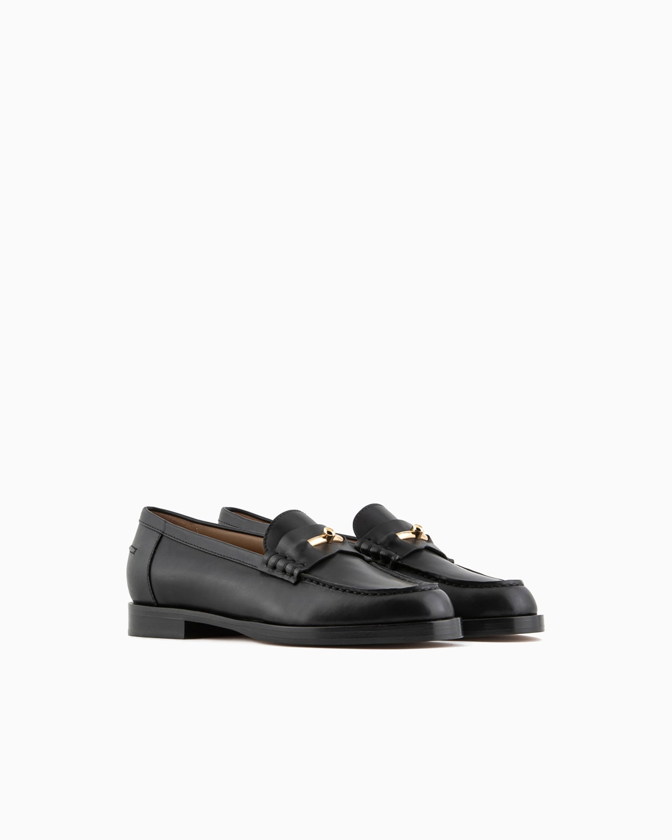 Polished leather loafers with stirrup Slide 1