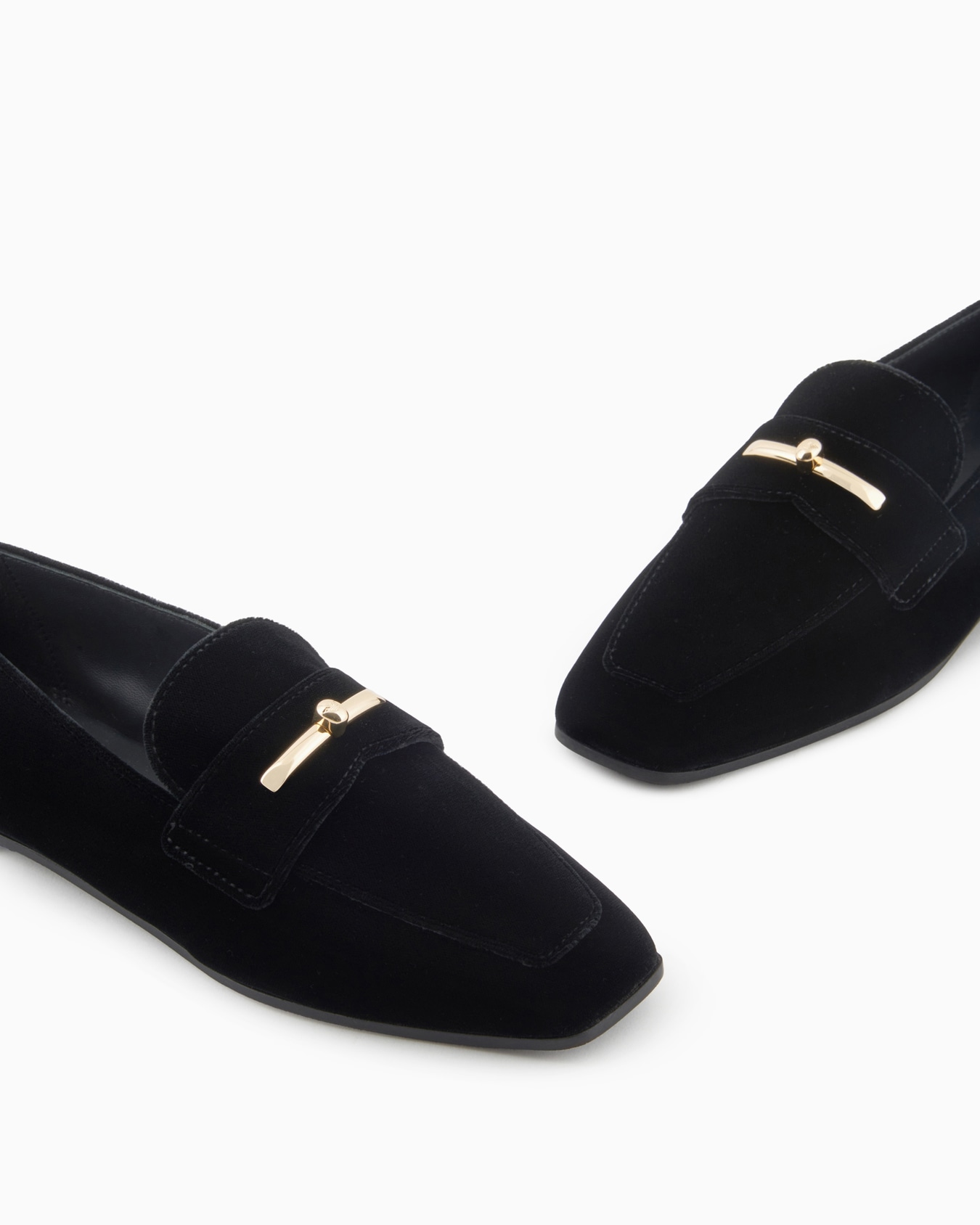 Velvet loafers with saddle Slide 4