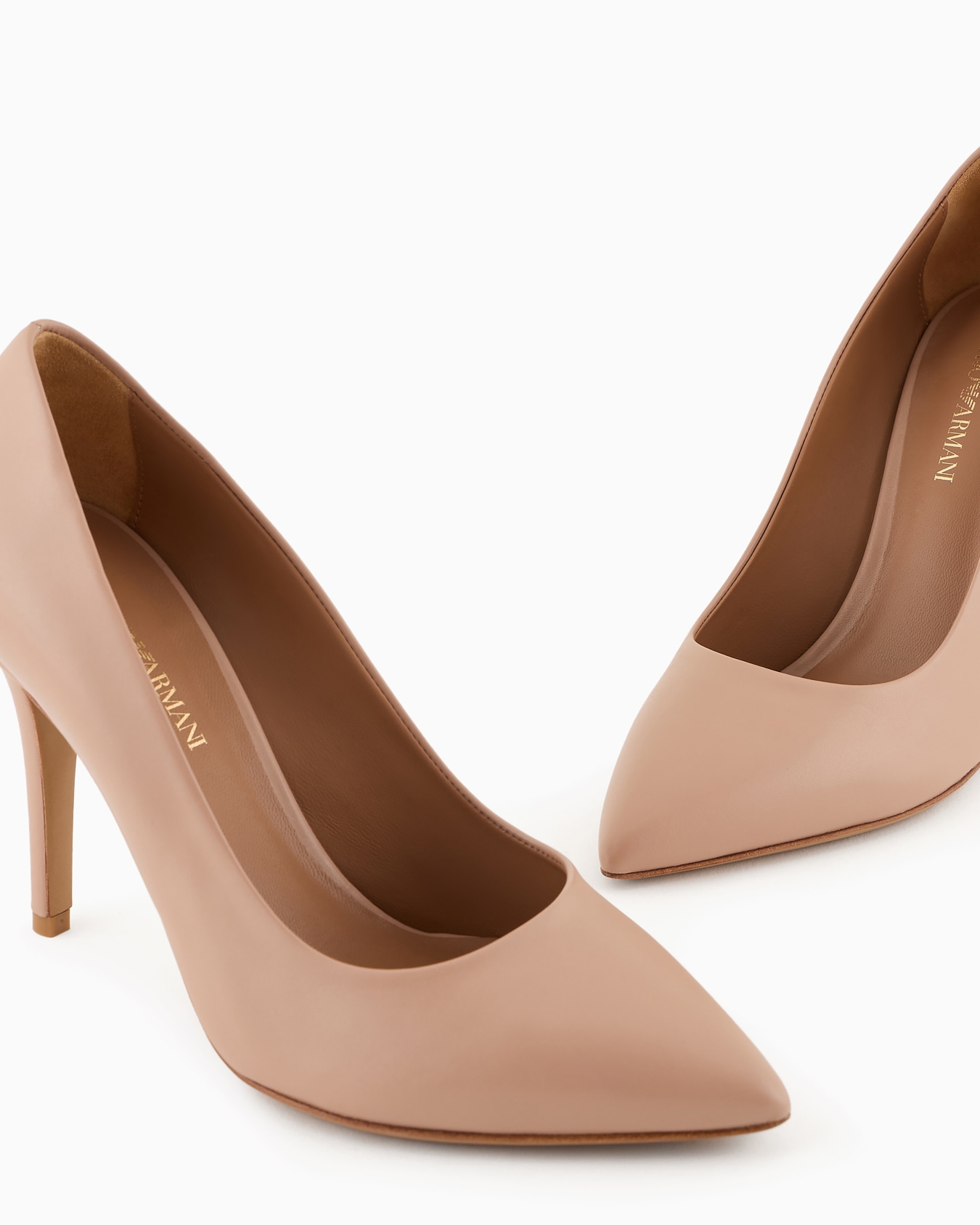 Zapato de salón de piel con tacón de aguja Diapositiva 4
