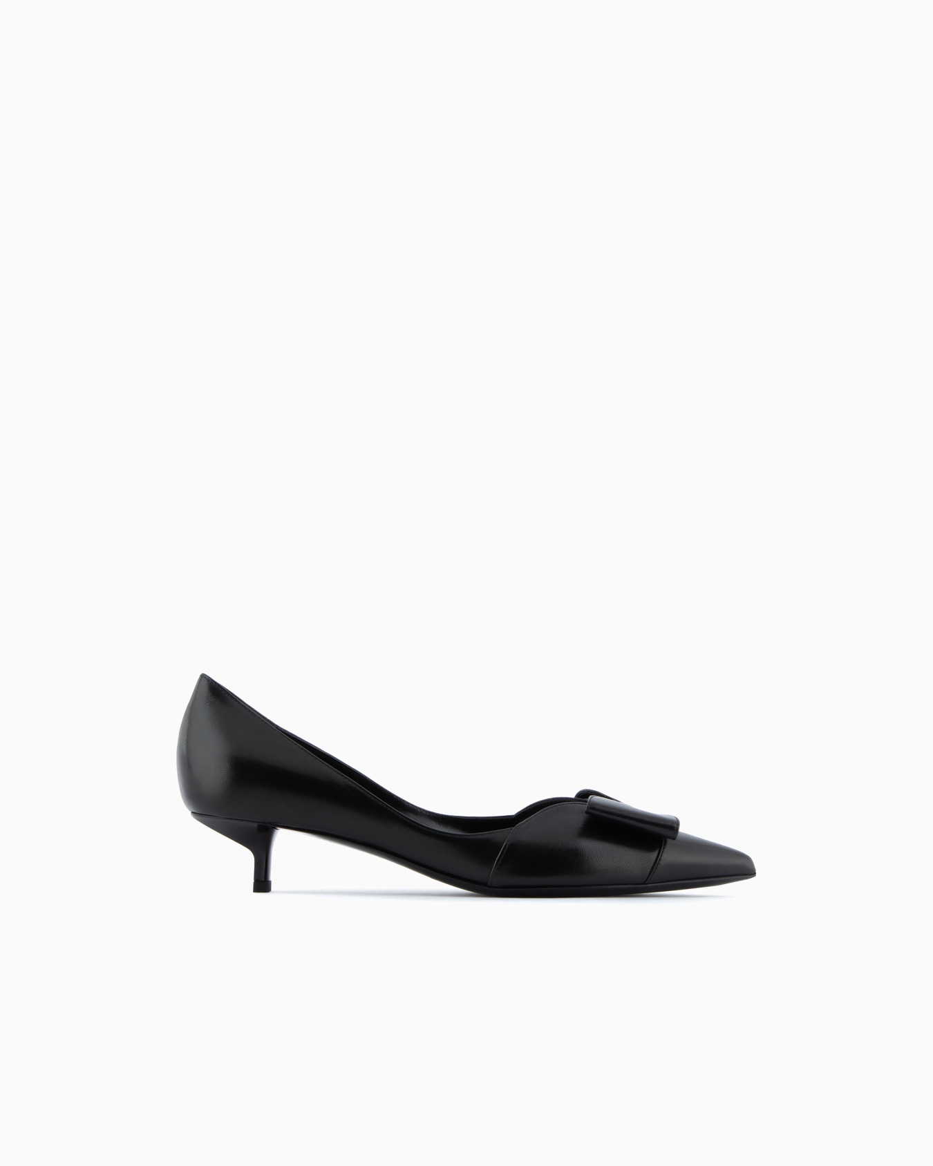 Zapato de salón de napa con tacón kitten y lazo Diapositiva 0