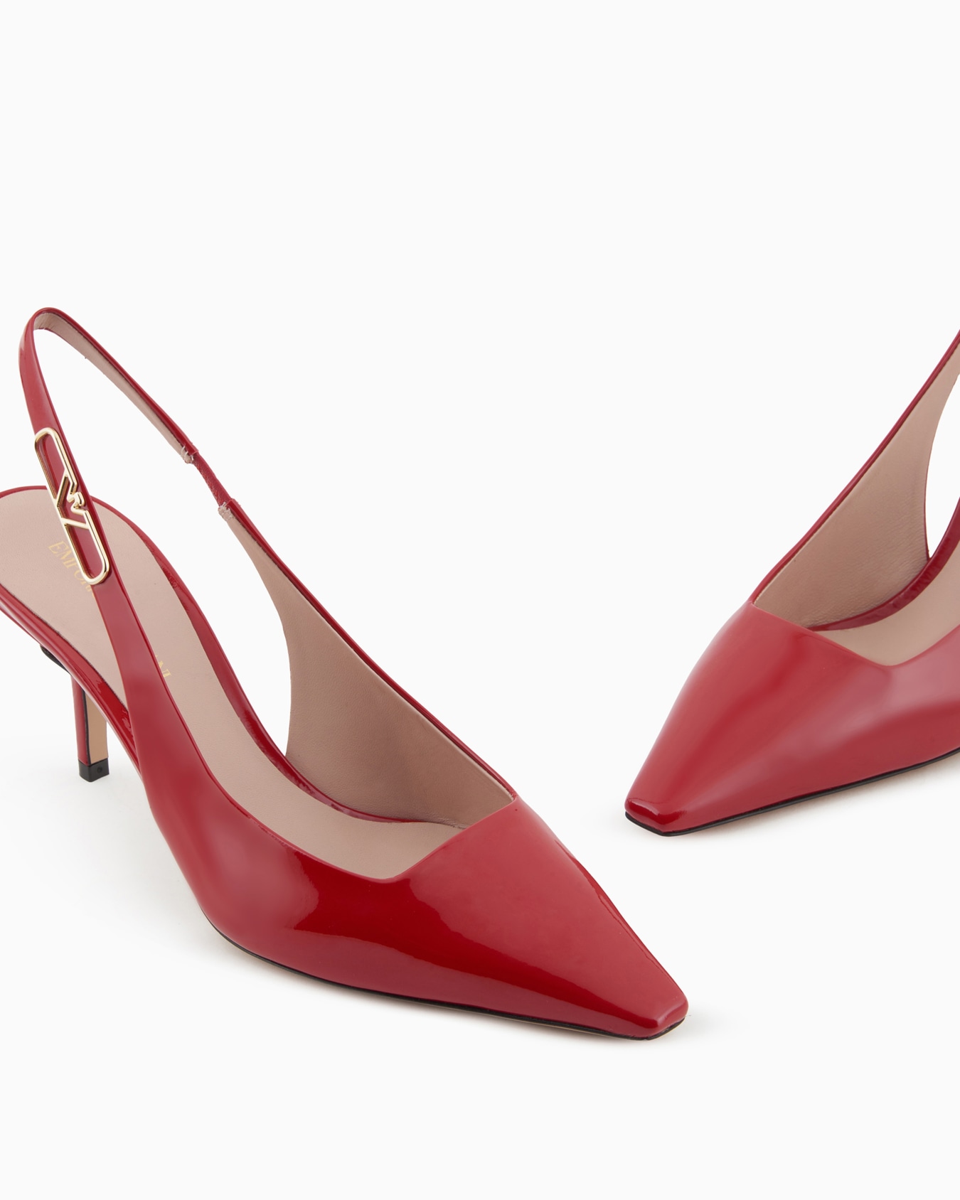 Décolleté slingback in pelle verniciata con placca aquila Slide 4