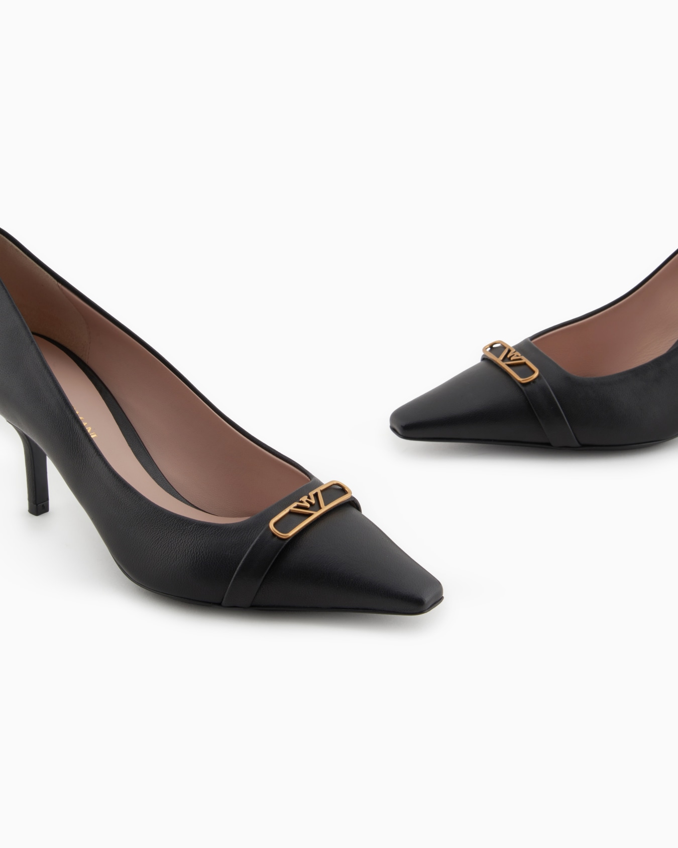 Nappa-leather court shoes with eagle plate Slide 4