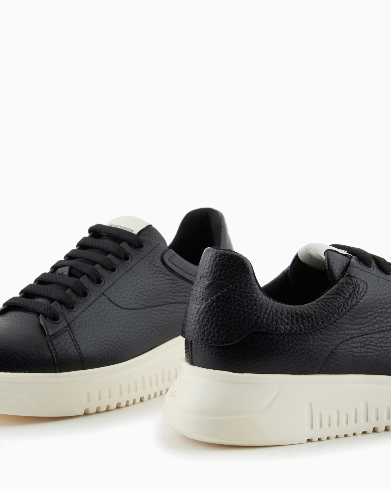 Tumbled leather sneakers Slide 4