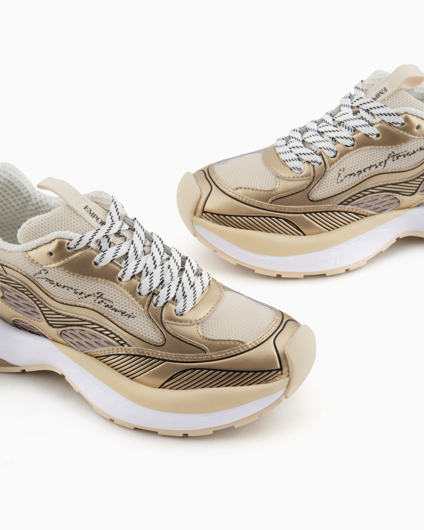 Mesh sneakers with laminated details and signature logo Slide 4