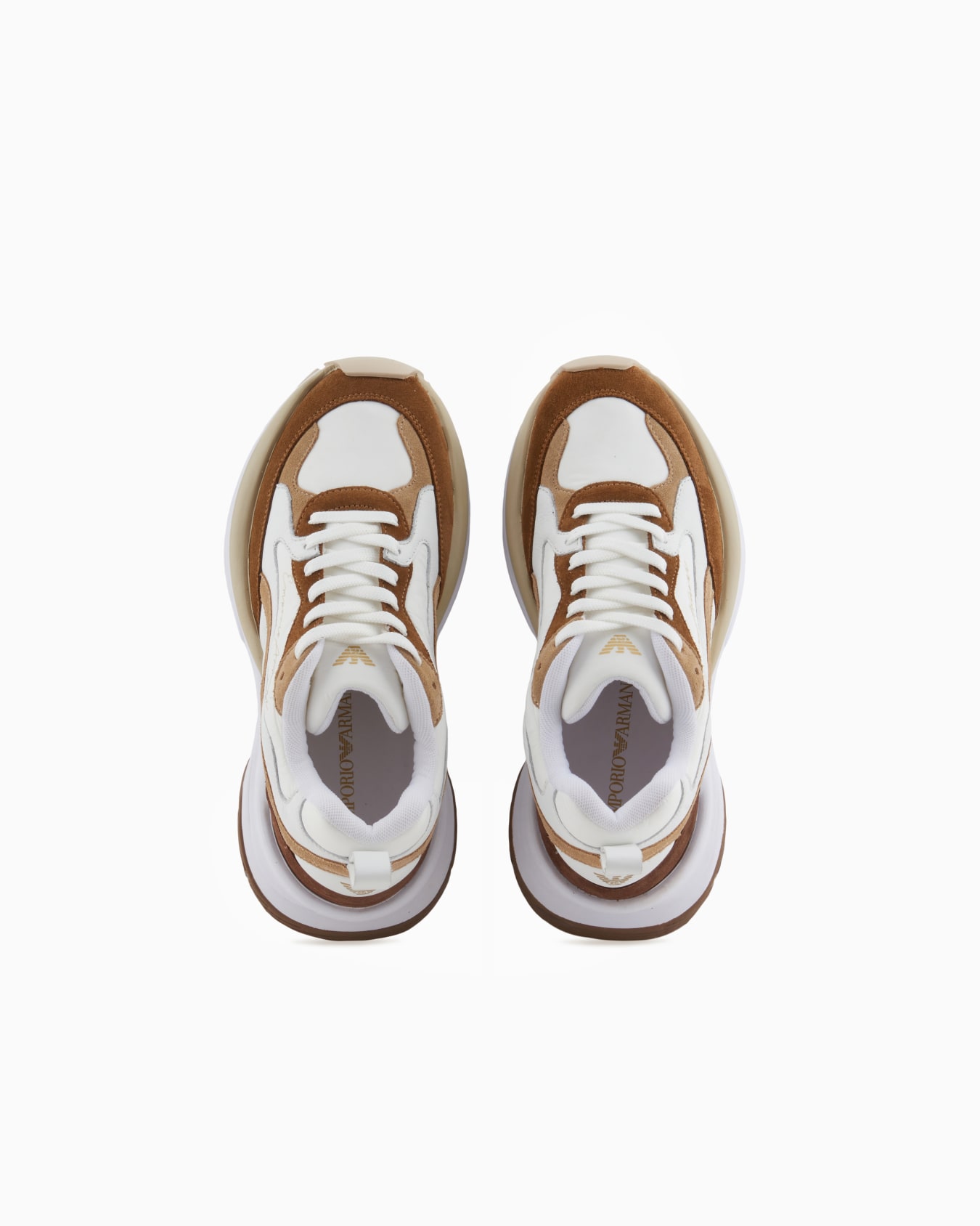 Sneakers en mesh avec détails laminés et logo signature Diapositive 2