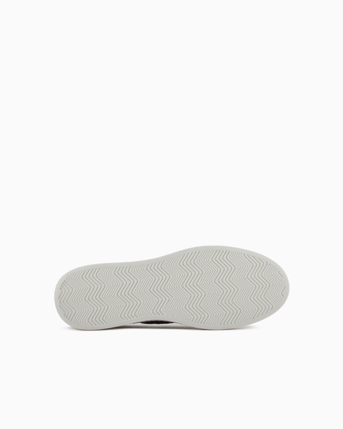 Zapatos sin cordones de terciopelo con monograma Diapositiva 5