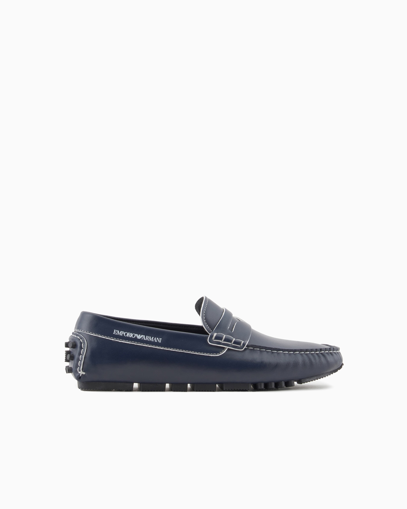 Pebbled leather driving loafers with stirrup bar Slide 0