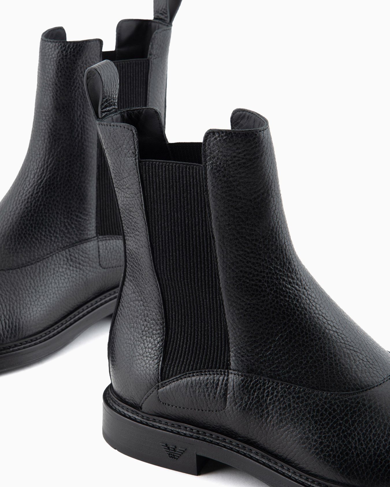 Grained leather Chelsea boots Slide 4