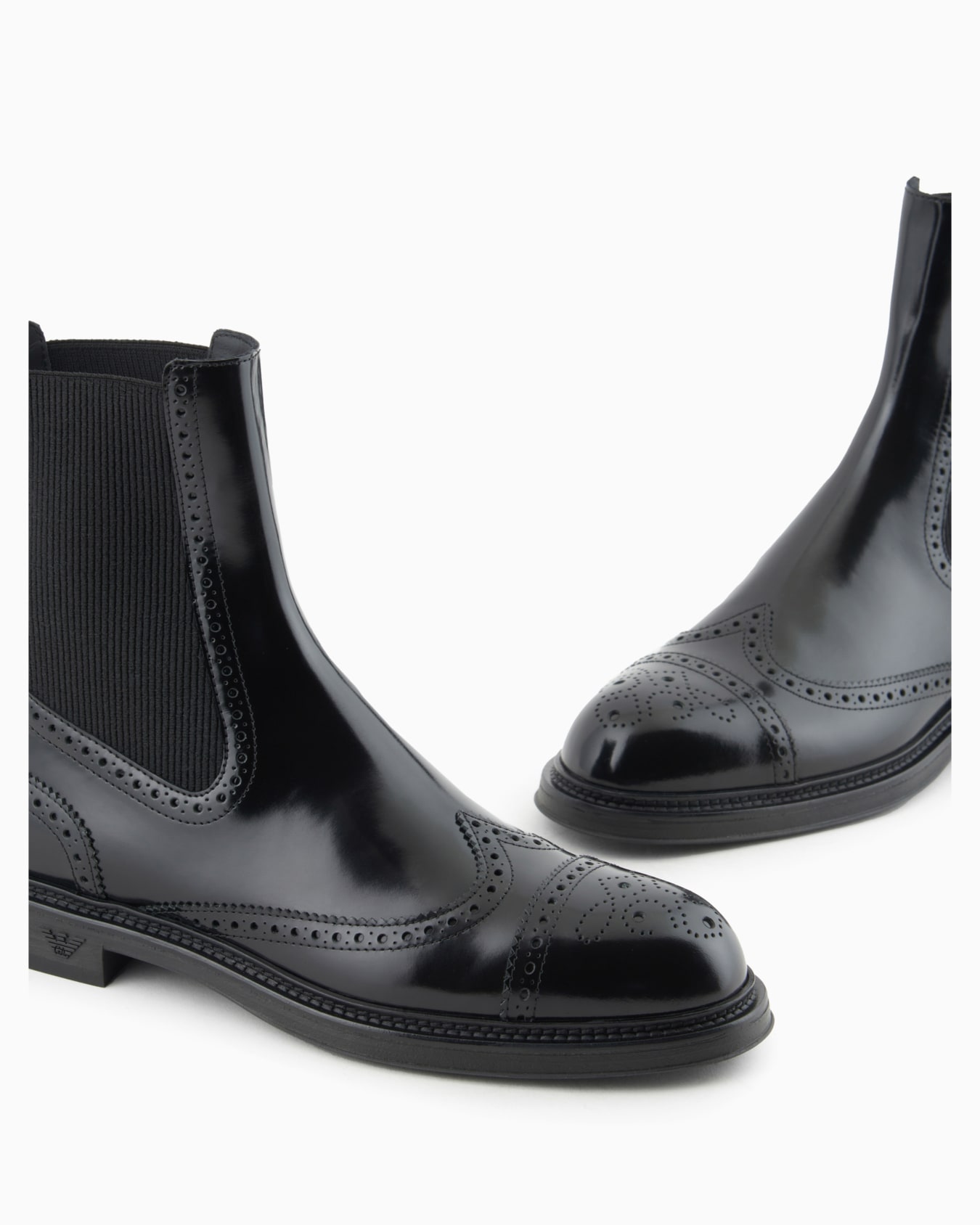 Brushed-leather Beatle boots with wingtip perforations Slide 4