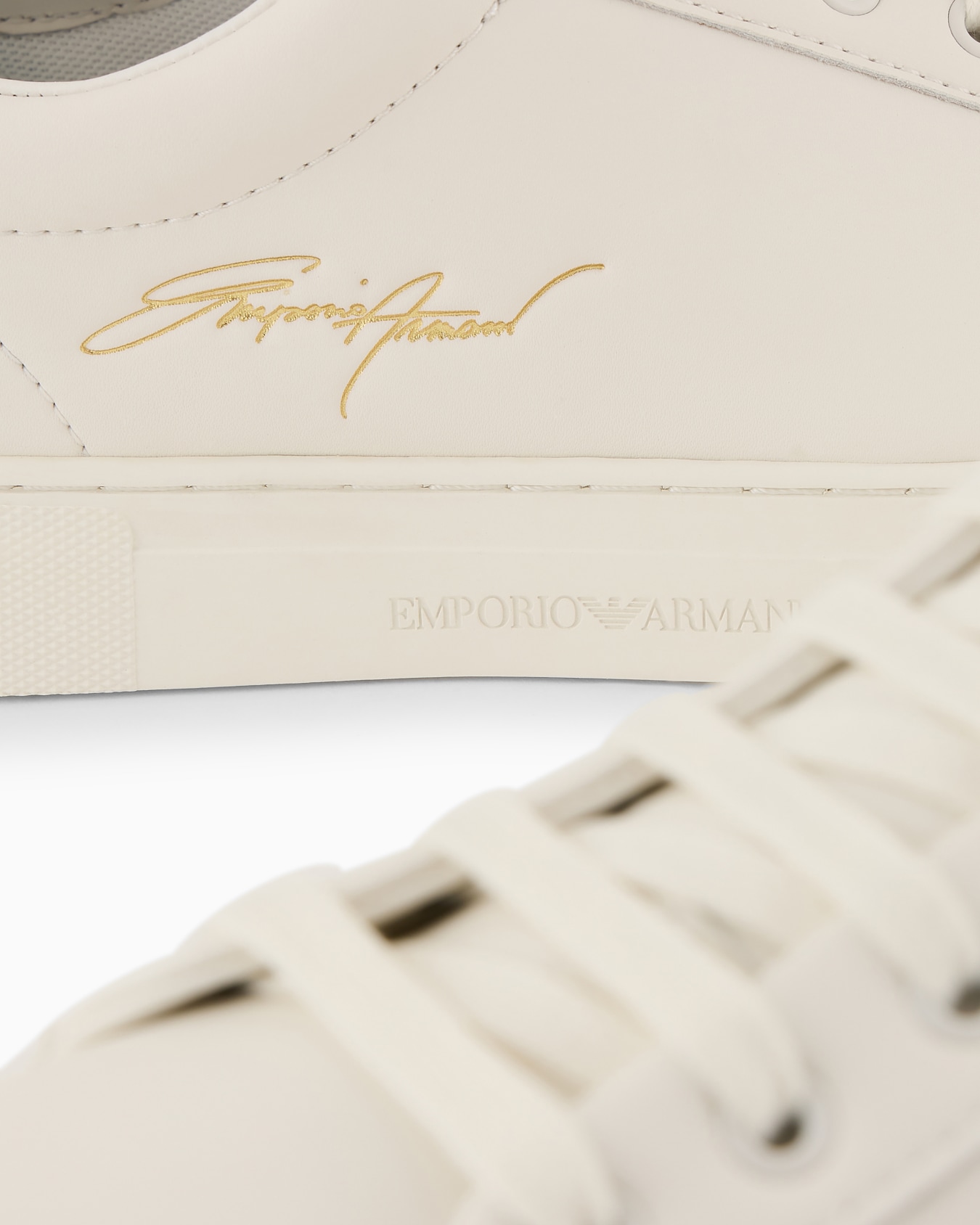 Leather sneakers with gold signature logo Slide 4