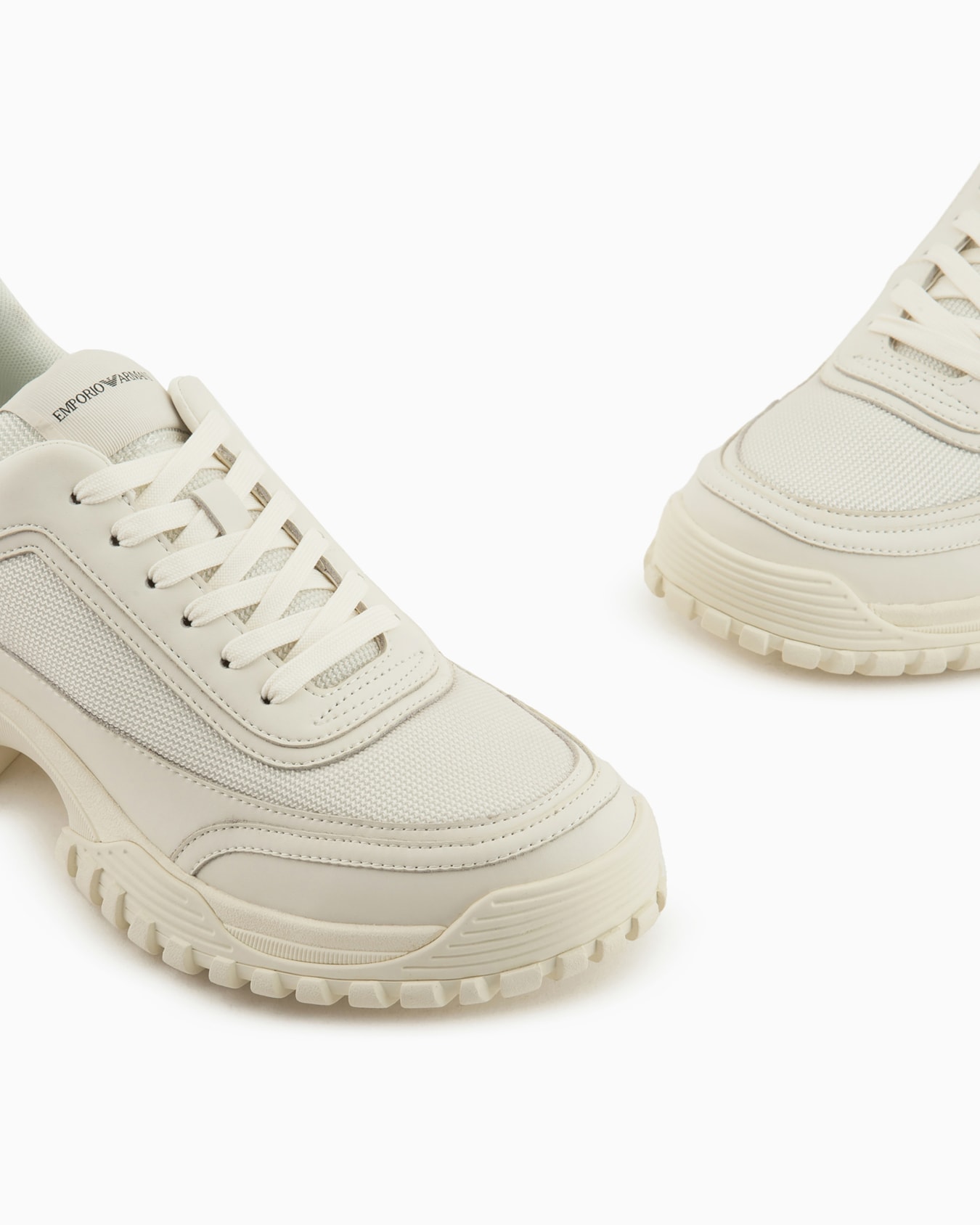 Matching mesh and leather sneakers Slide 4