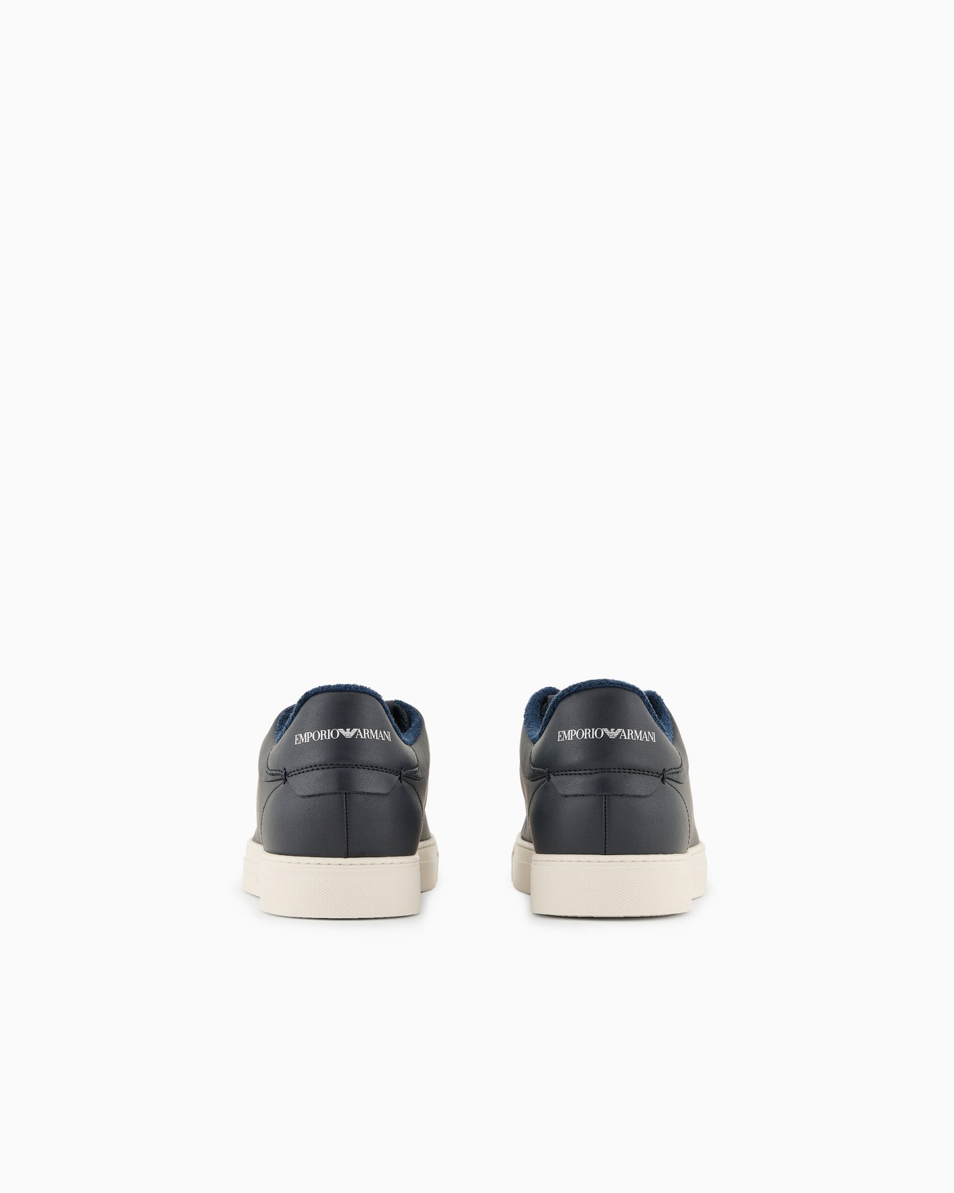 Sneaker aus weichem Leder Folie 3