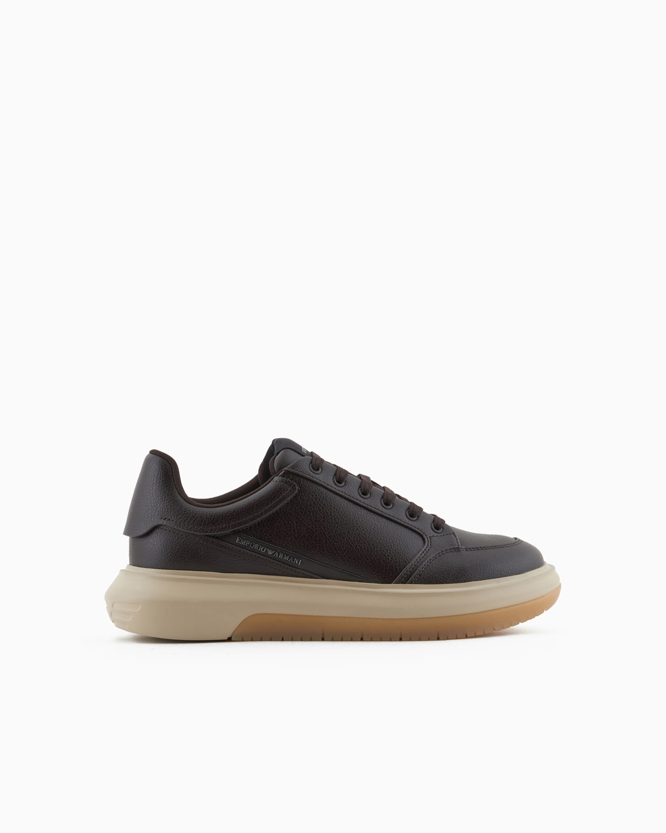 Sneaker aus gehämmertem Leder mit Logo an der Seite Folie 0