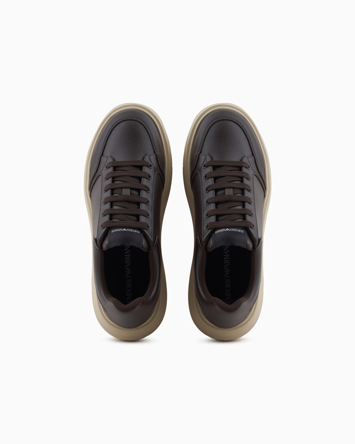 Sneaker aus gehämmertem Leder mit Logo an der Seite Folie 2