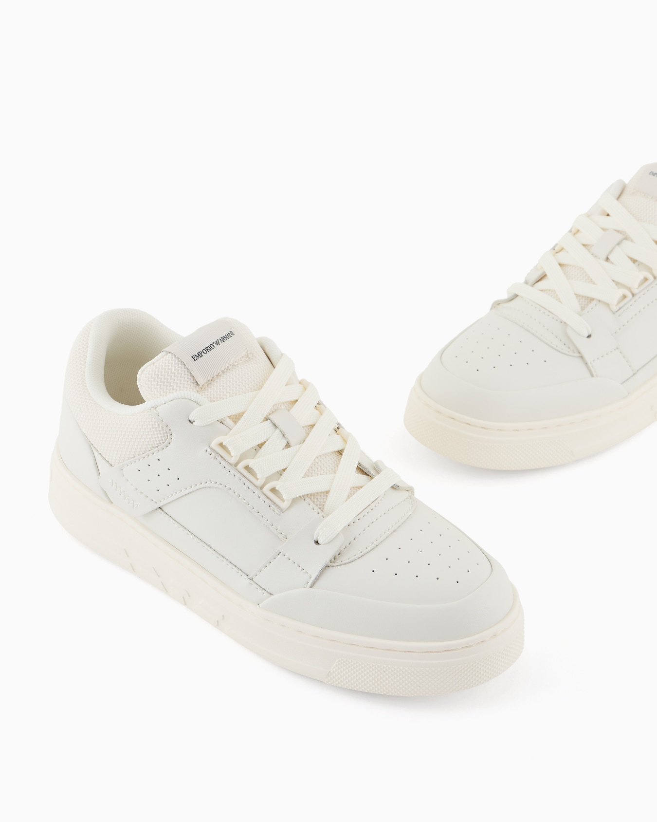 Leather and mesh sneakers with contrasting details Slide 4