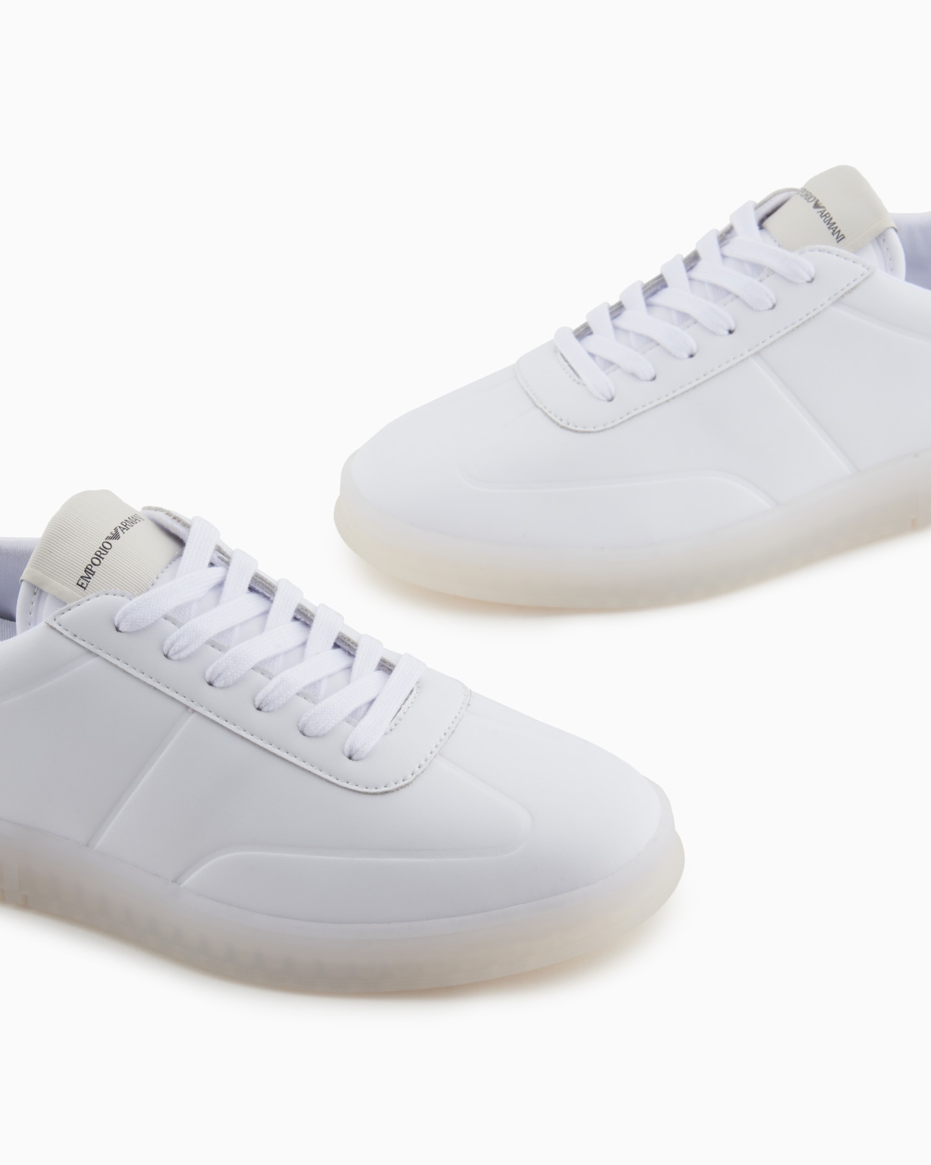 Sneakers en cuir avec semelle semi-transparente Diapositive 4