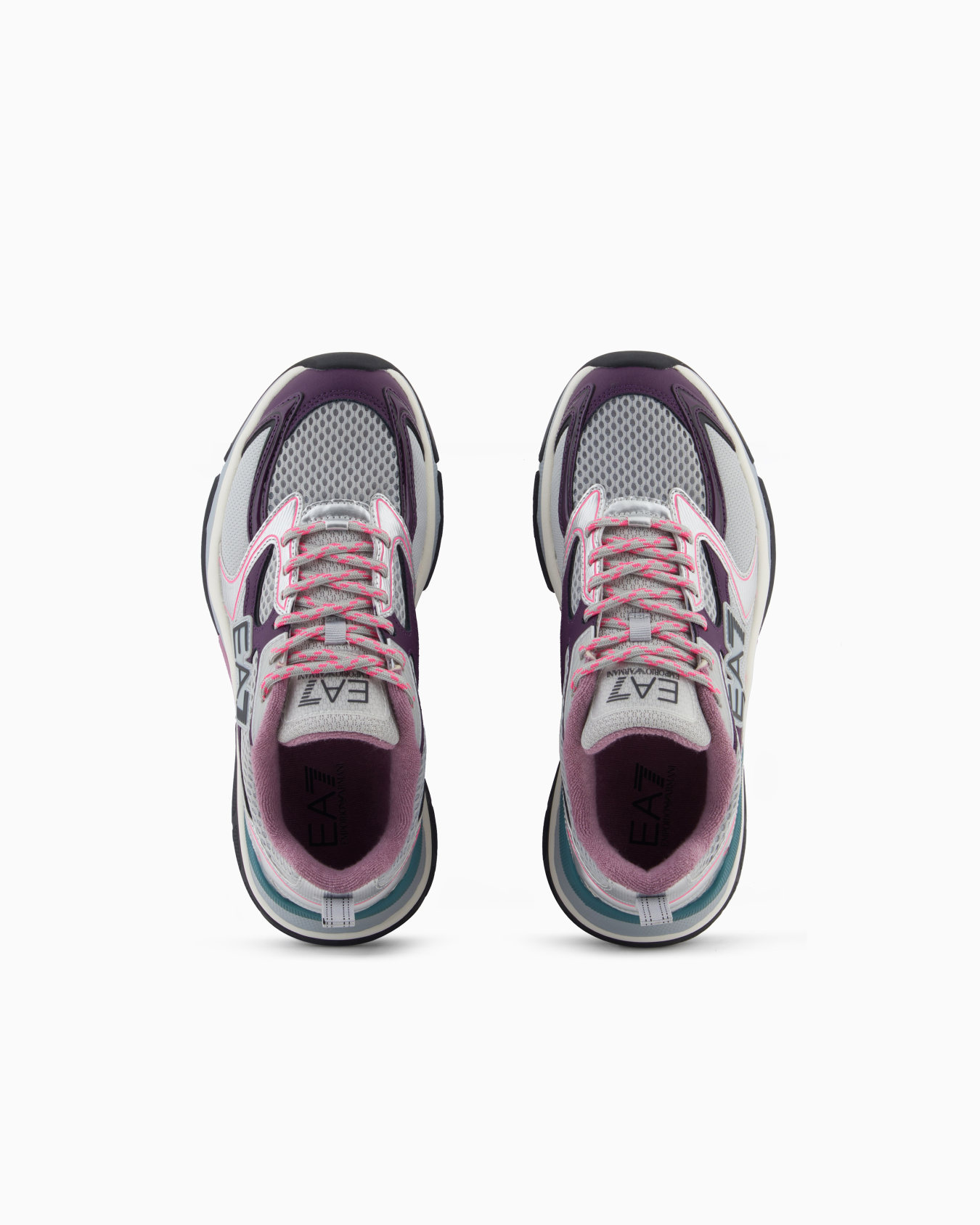 Predator sneakers Slide 2