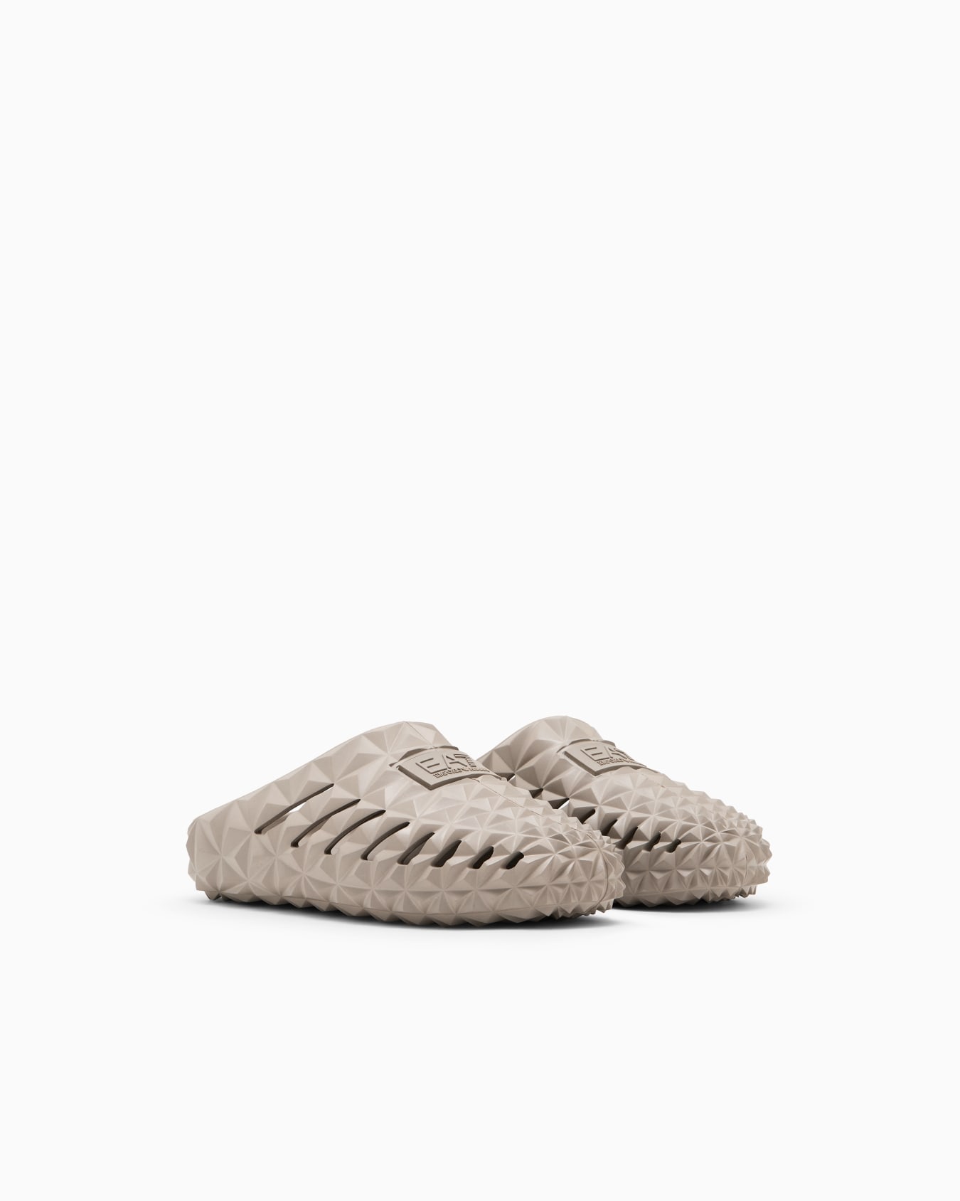 Sliders with a three-dimensional geometric motif Slide 1