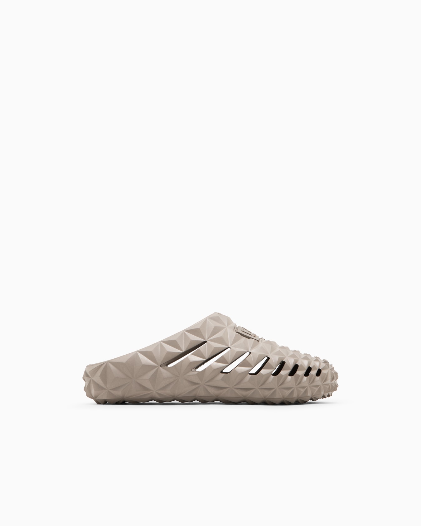 Sliders with a three-dimensional geometric motif Slide 0