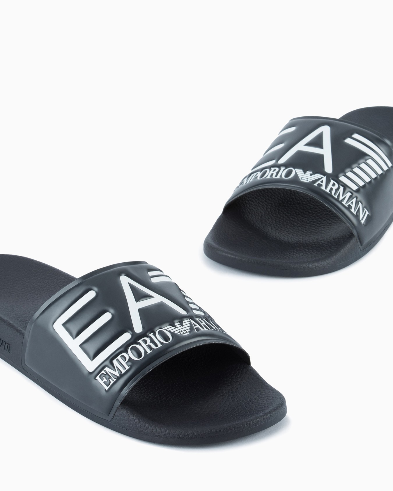 Sliders with oversized logo Diapositiva 3
