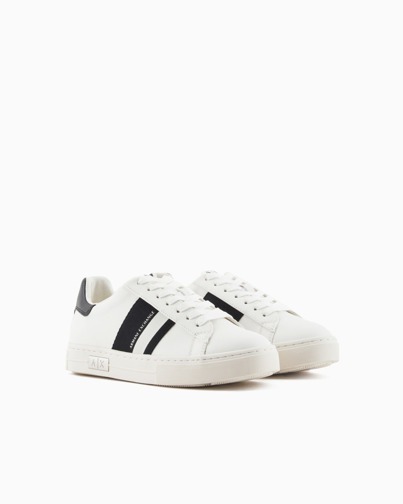 Sneakers with logo Diapositiva 1