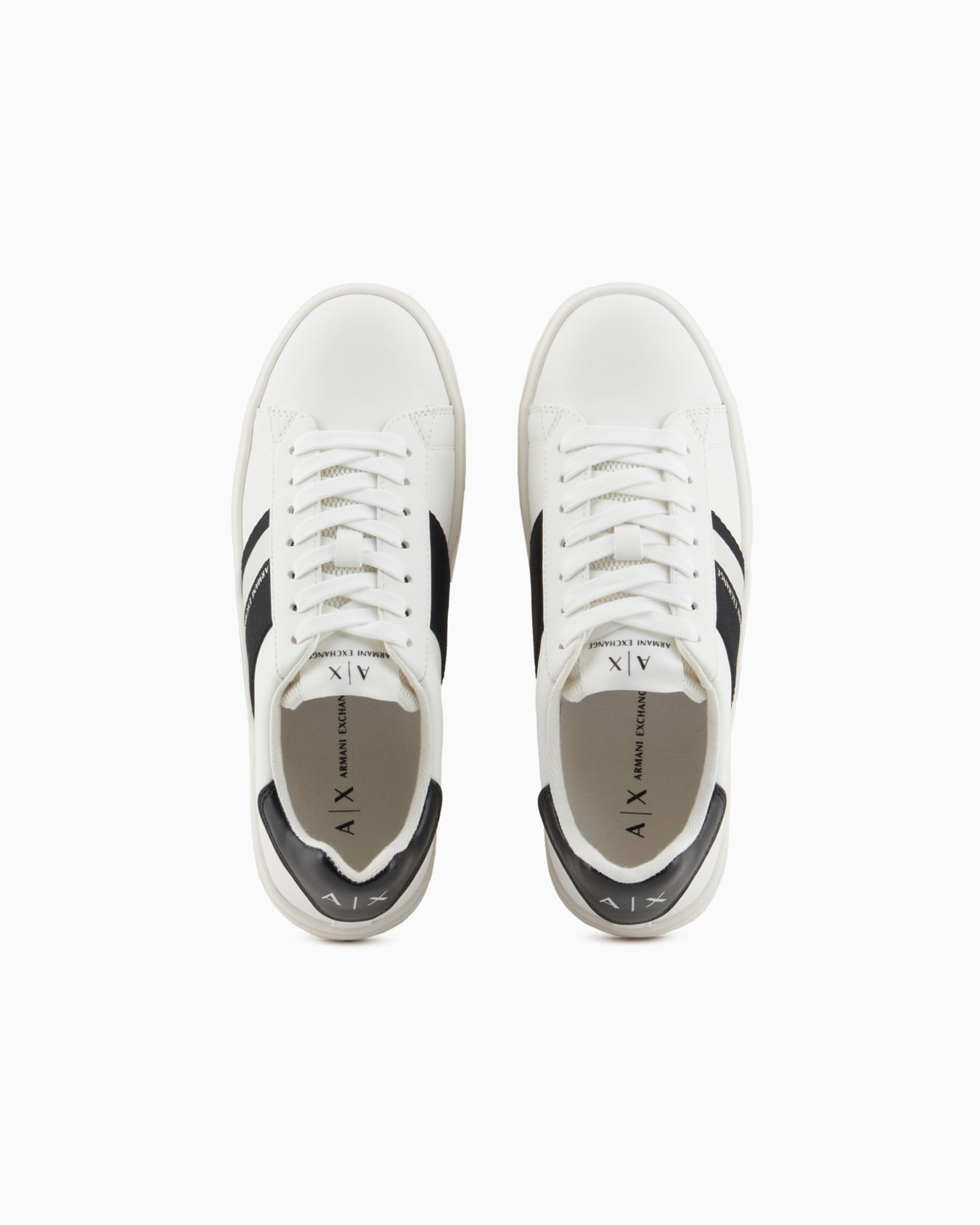Sneakers with logo Diapositiva 2